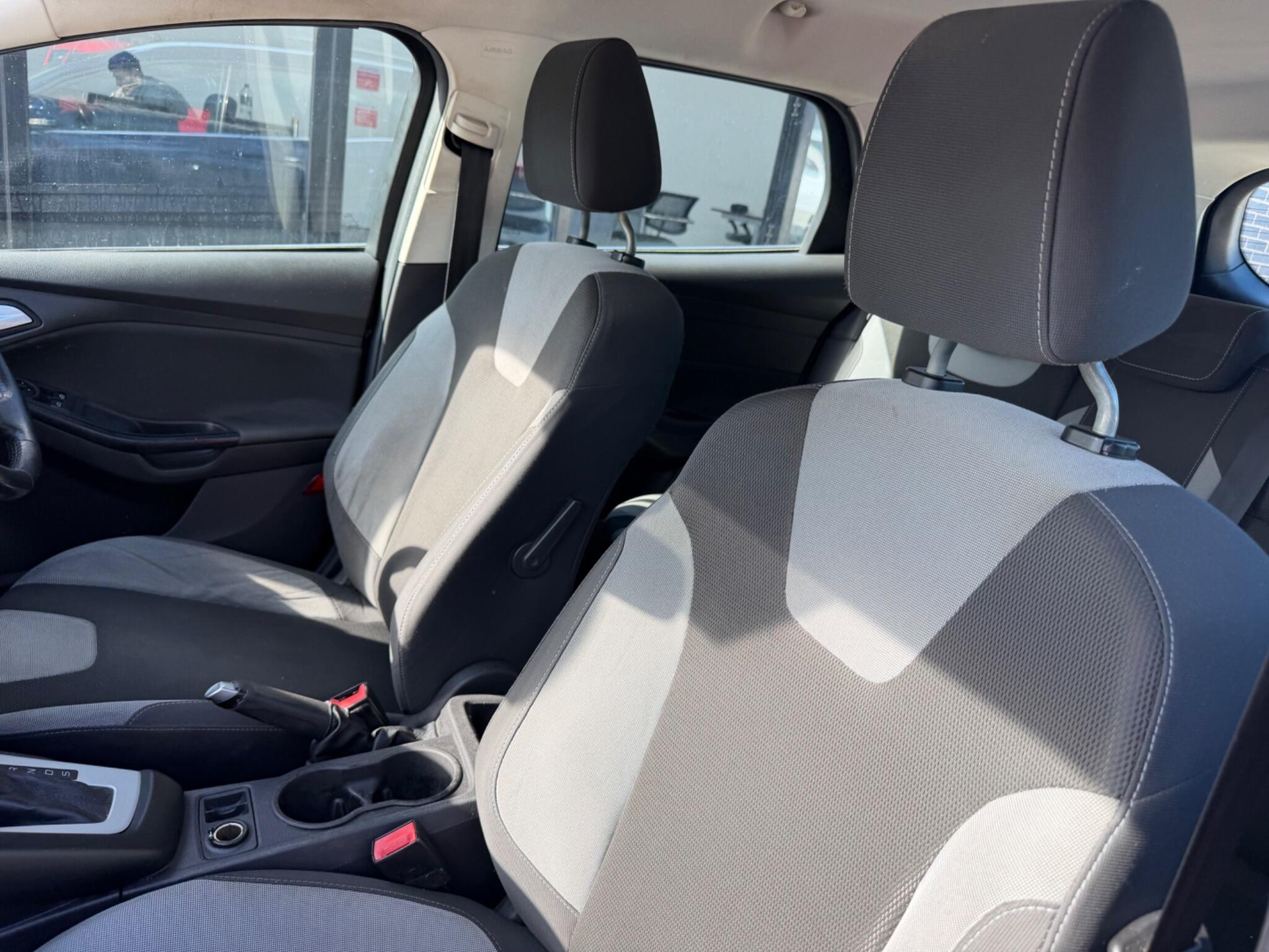Ford Focus view 17