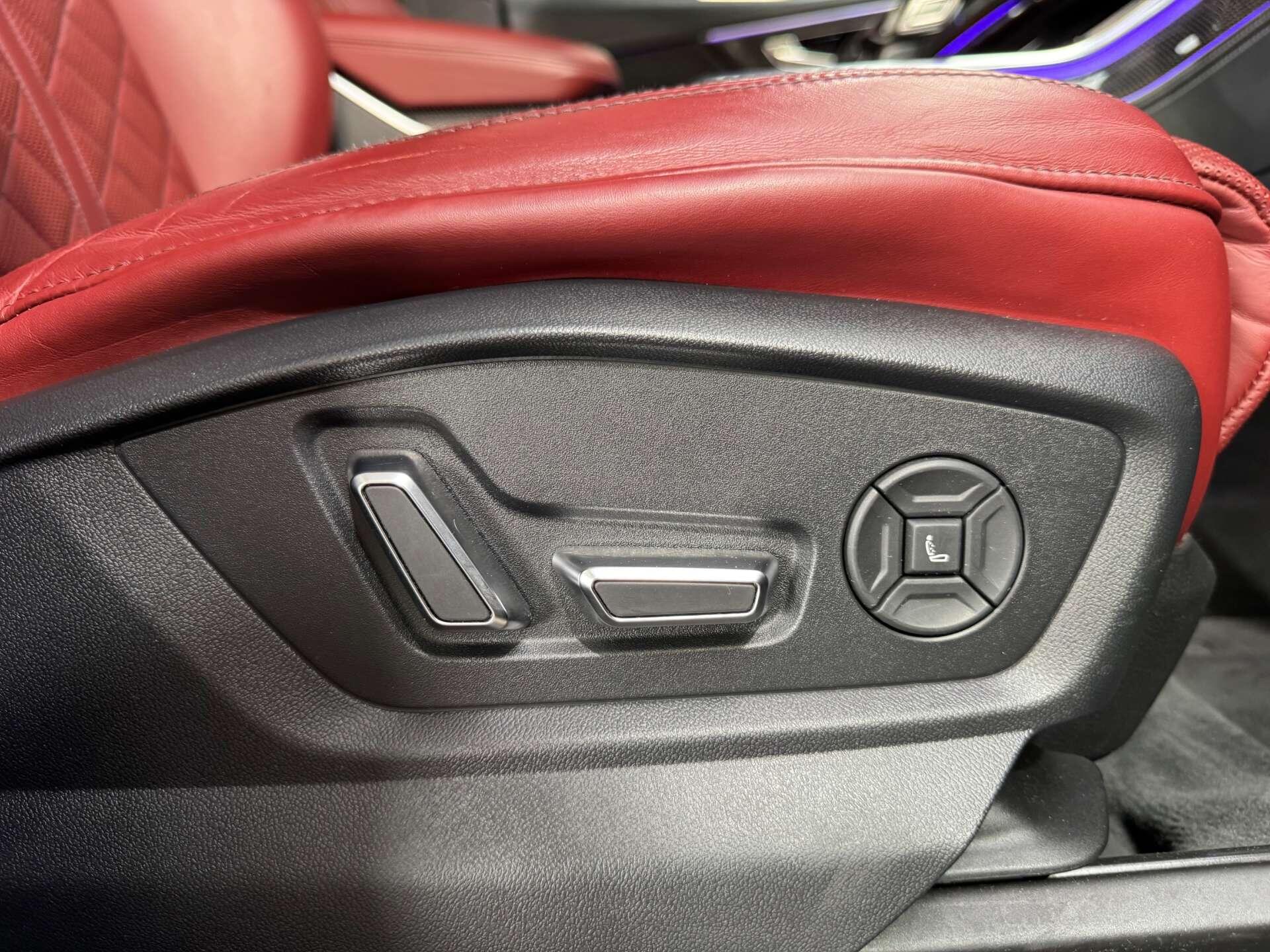Audi SQ8 view 28