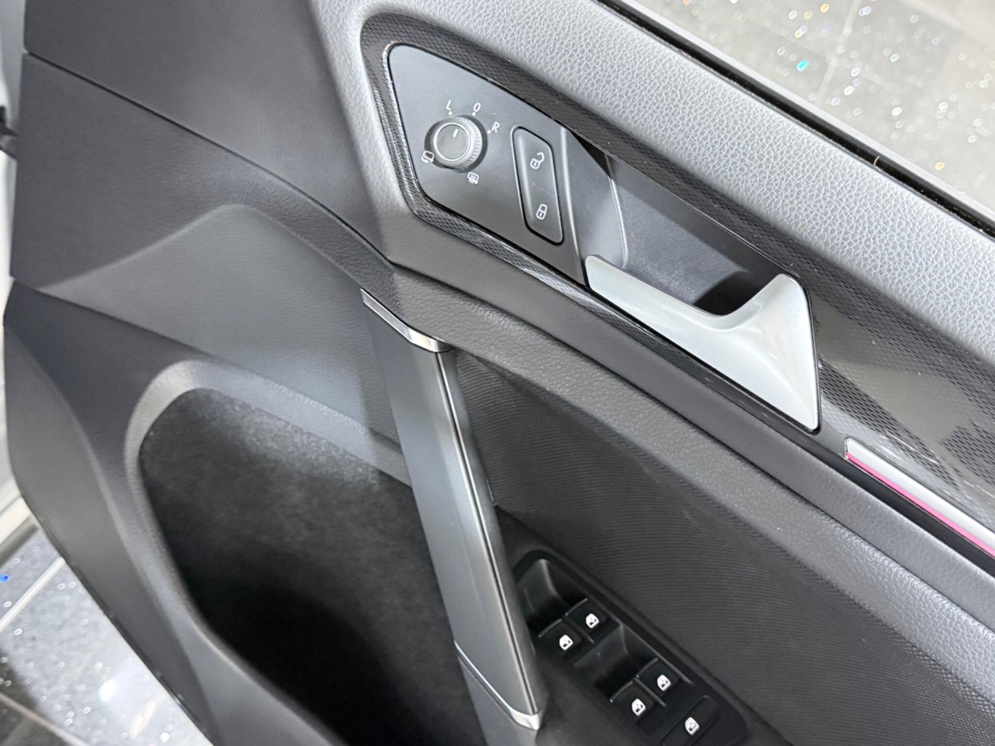 Volkswagen Golf view 56