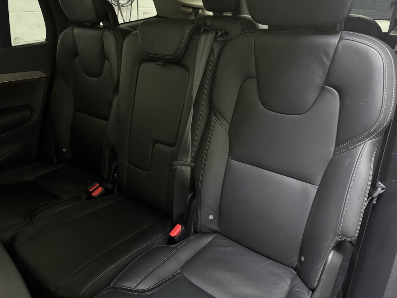Volvo XC90 view 30
