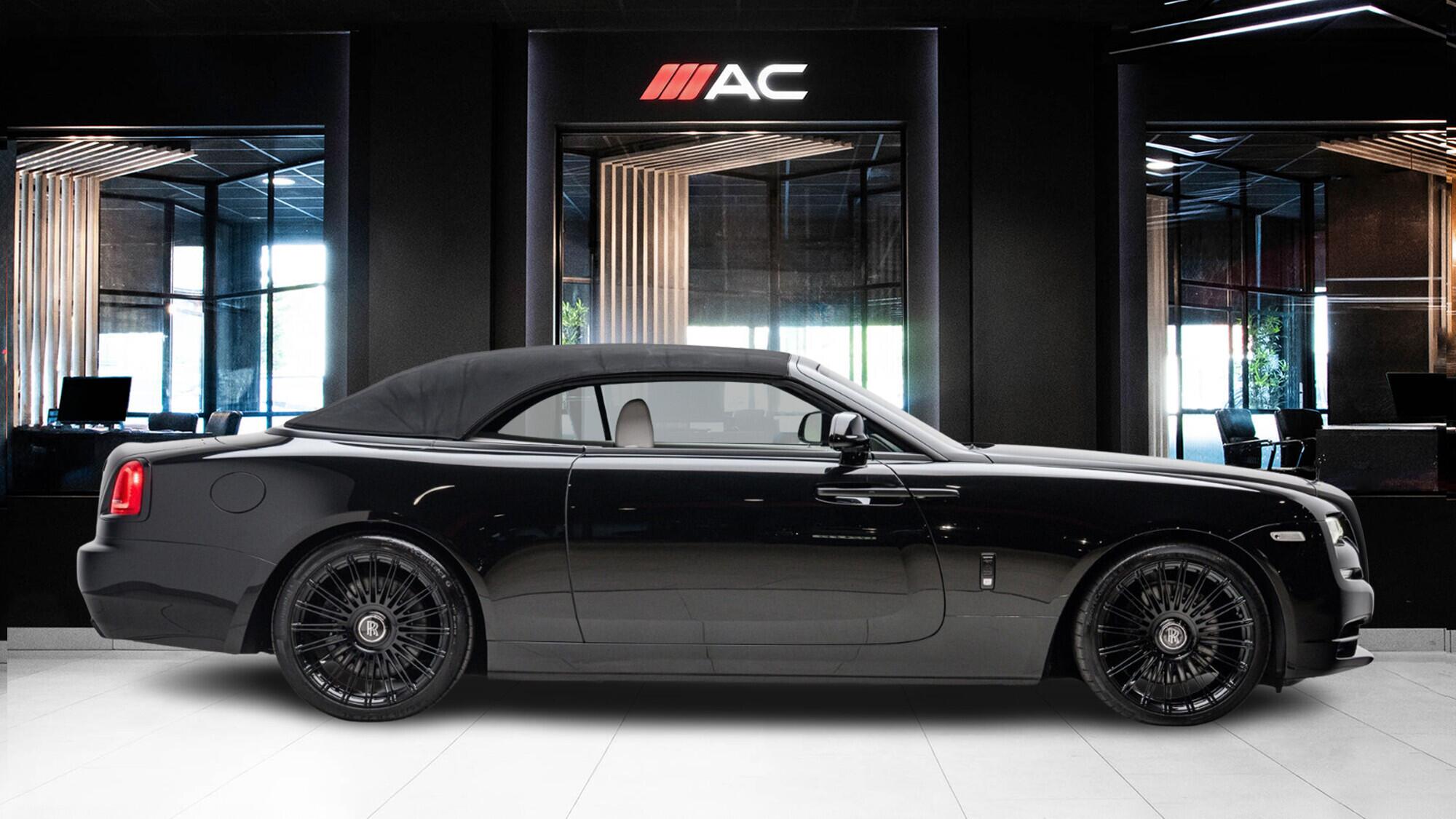 Rolls-Royce Dawn view 3