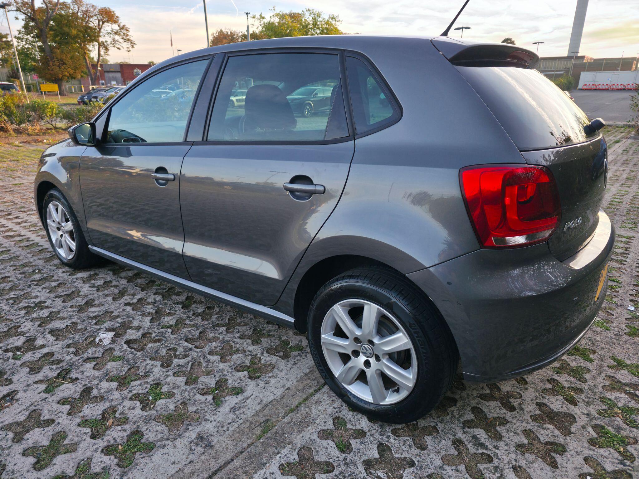 Volkswagen Polo view 12