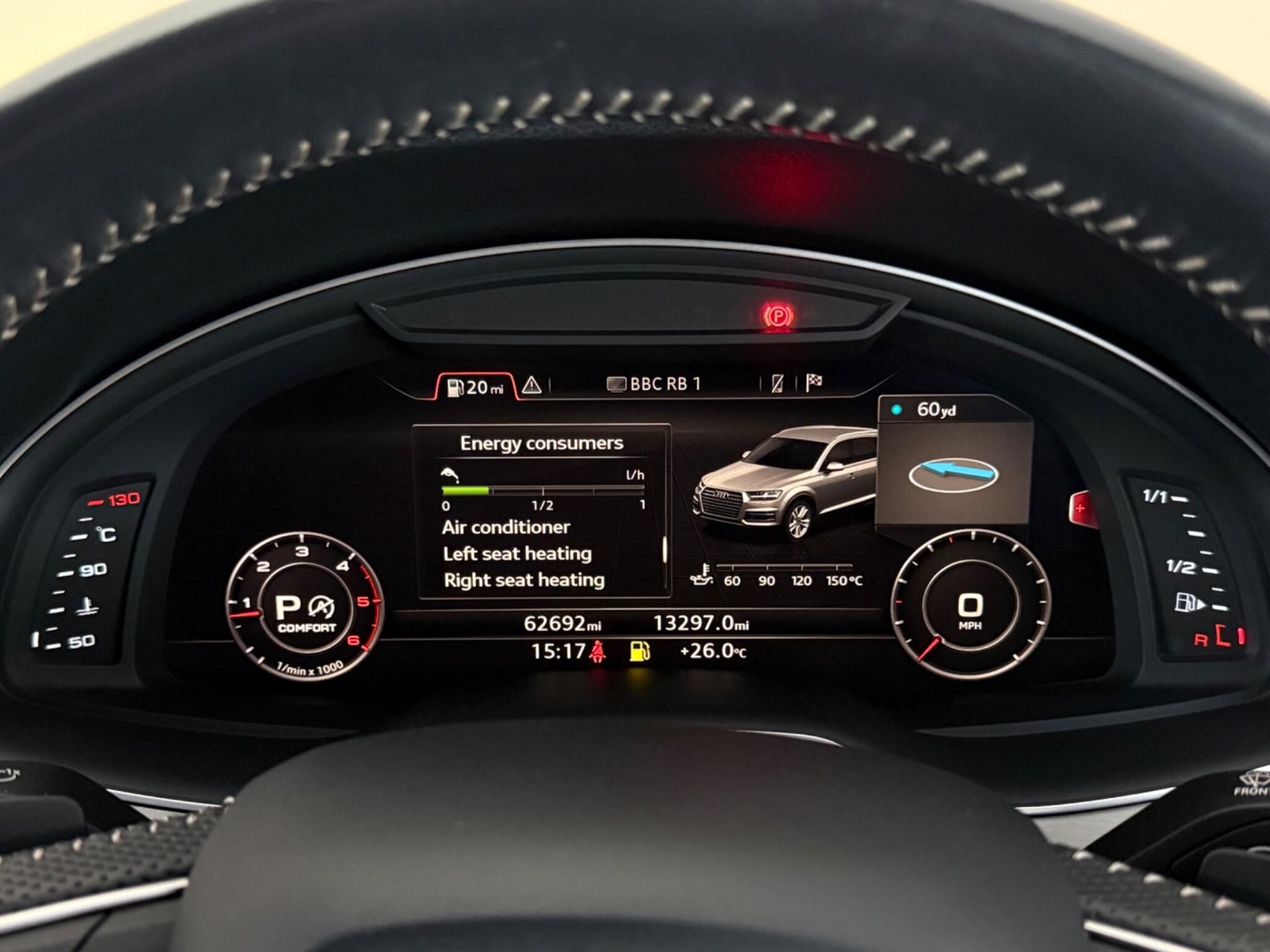 Audi Q7 view 16