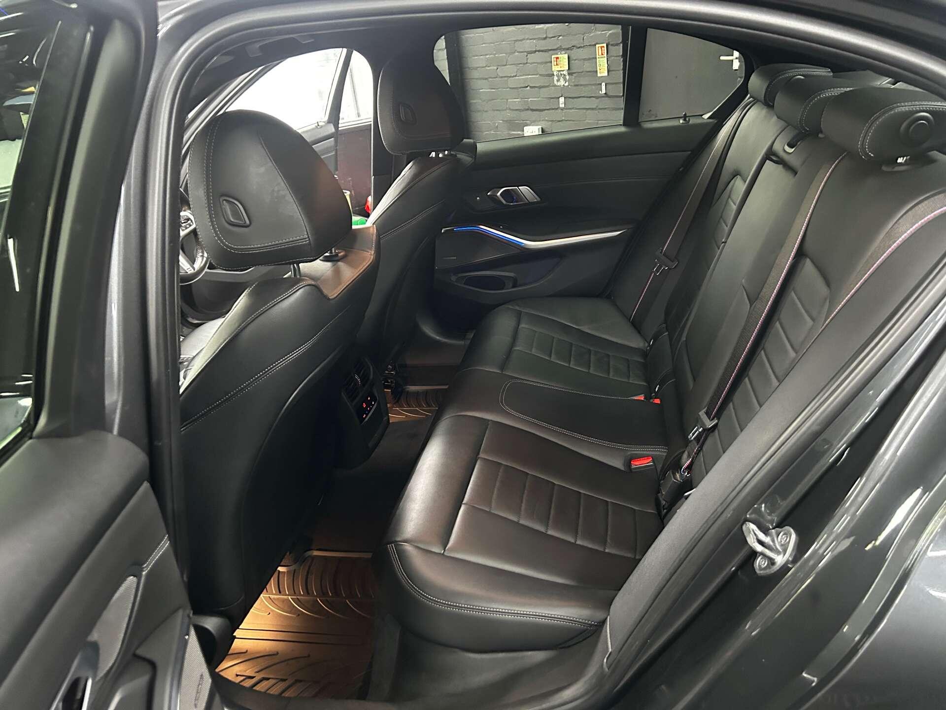 BMW 3 Series view 37