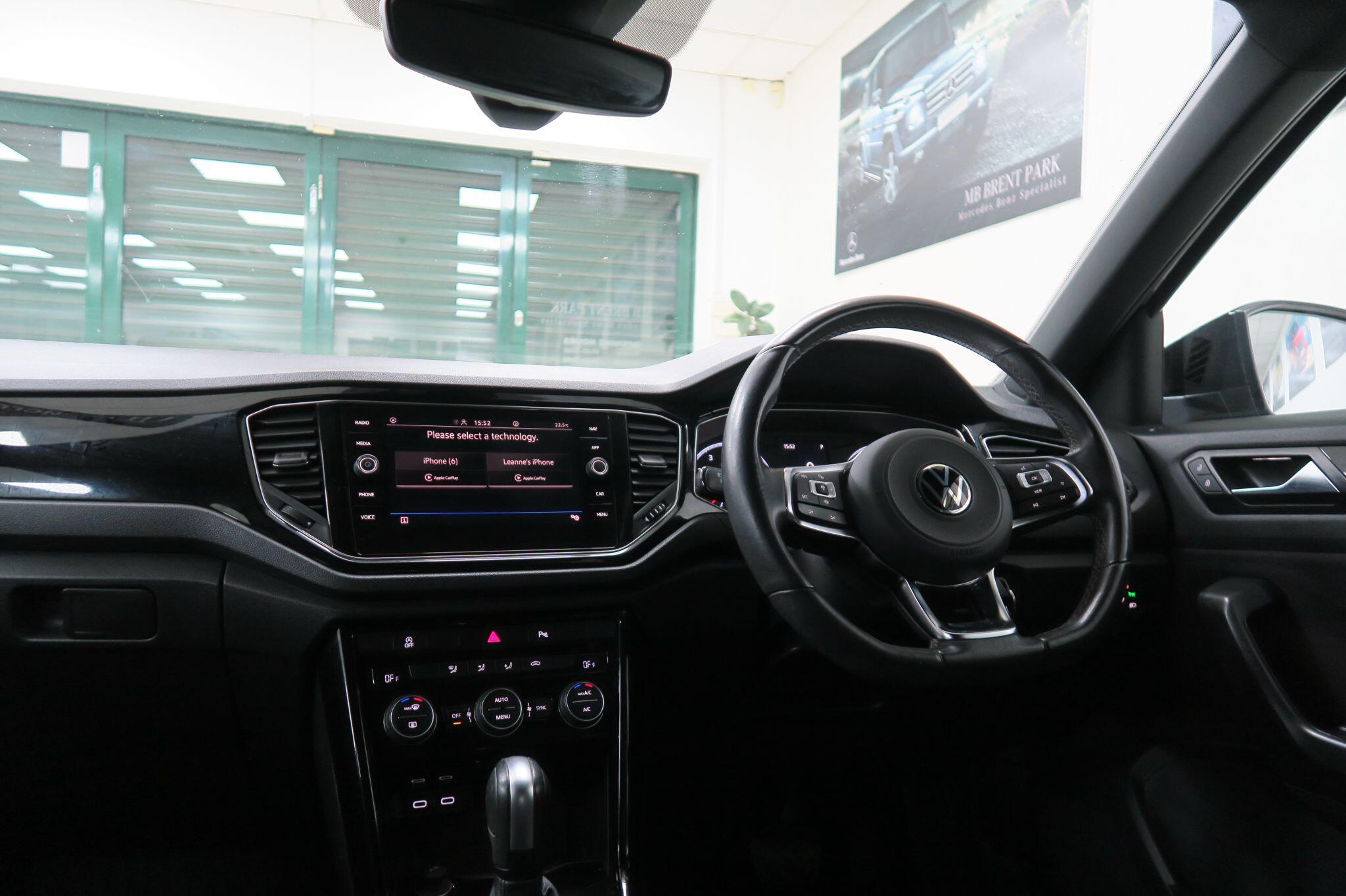 Volkswagen T-Roc view 13