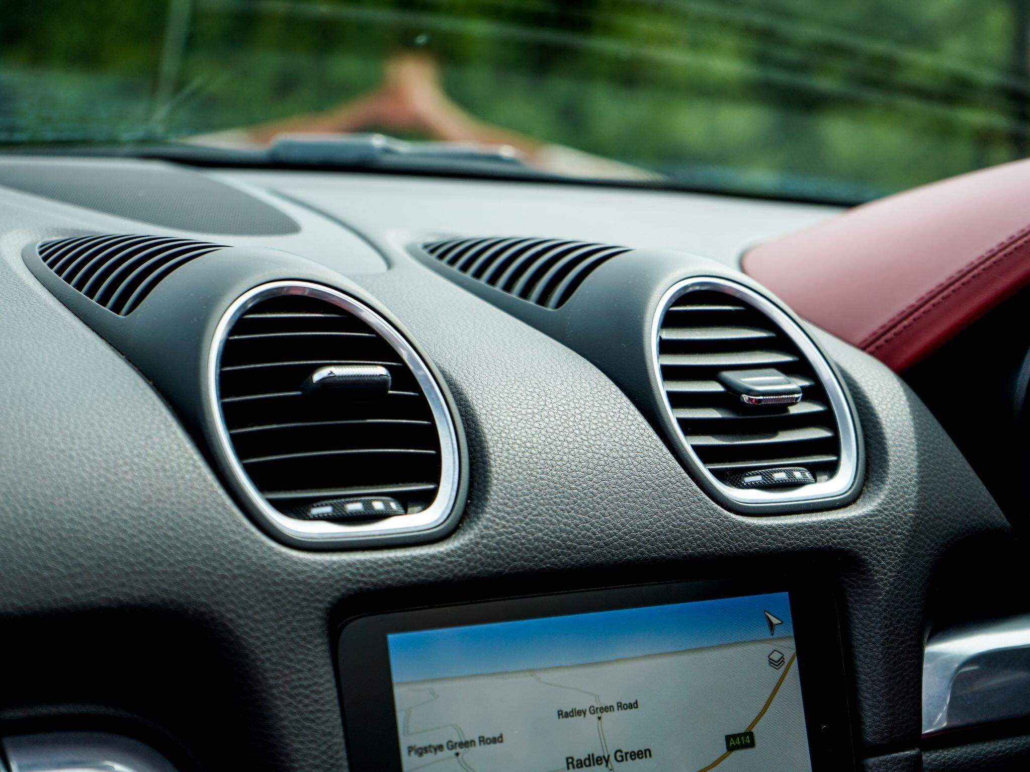 Porsche 718 Boxster view 15
