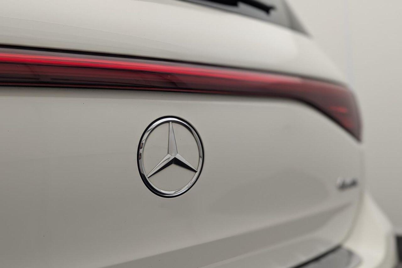 Mercedes-Benz Eqb view 57