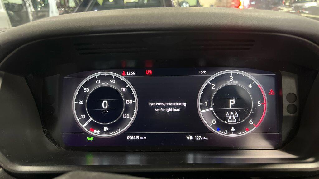 Land Rover Discovery 3 view 11
