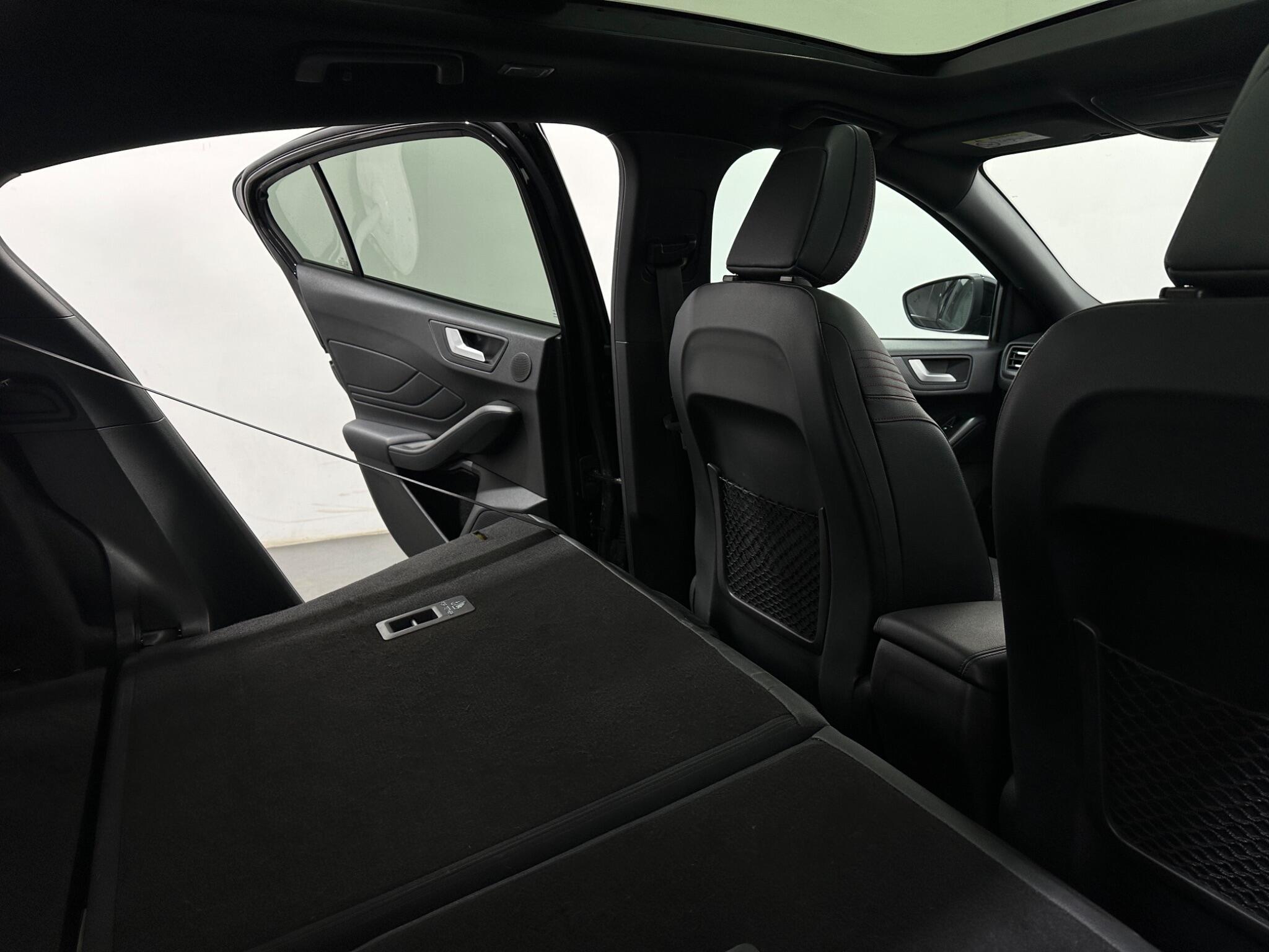 Ford Focus view 43