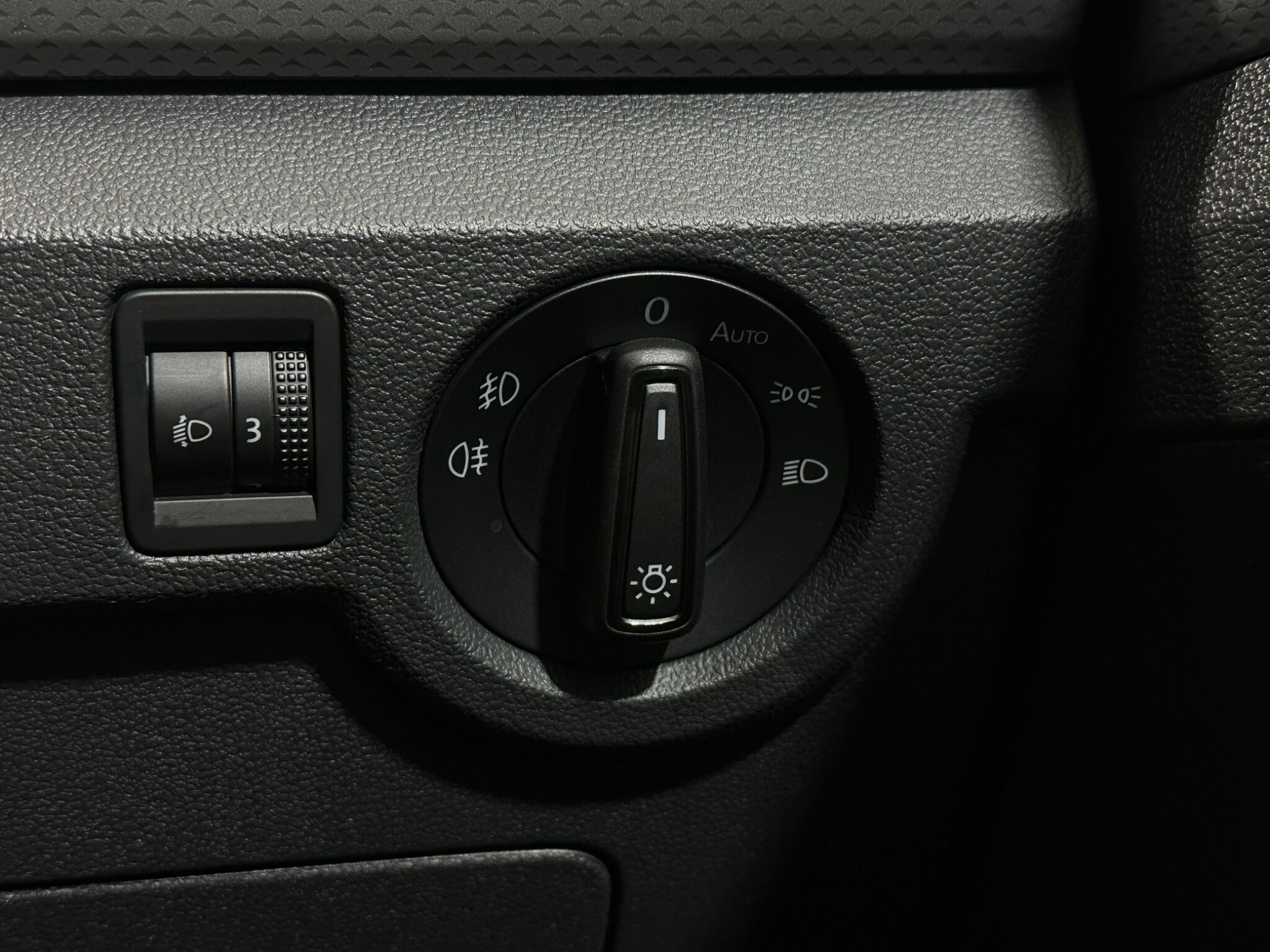 Volkswagen T-Cross view 18