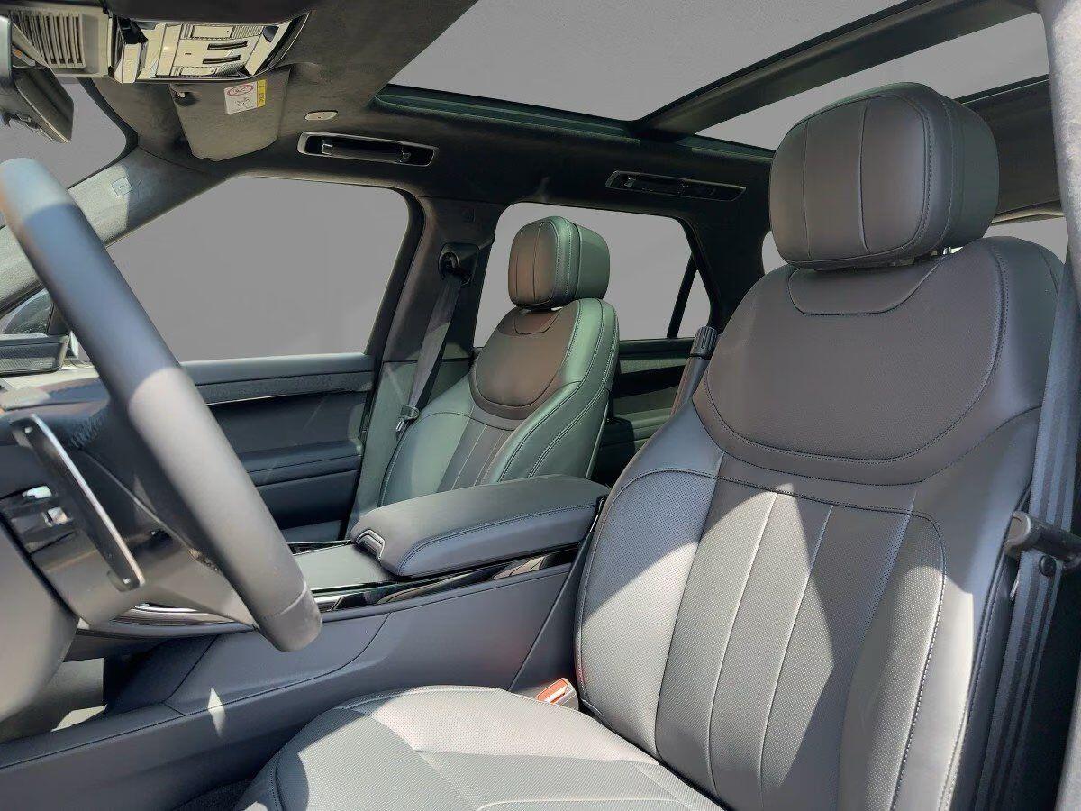 Land Rover Range Rover Sport view 11