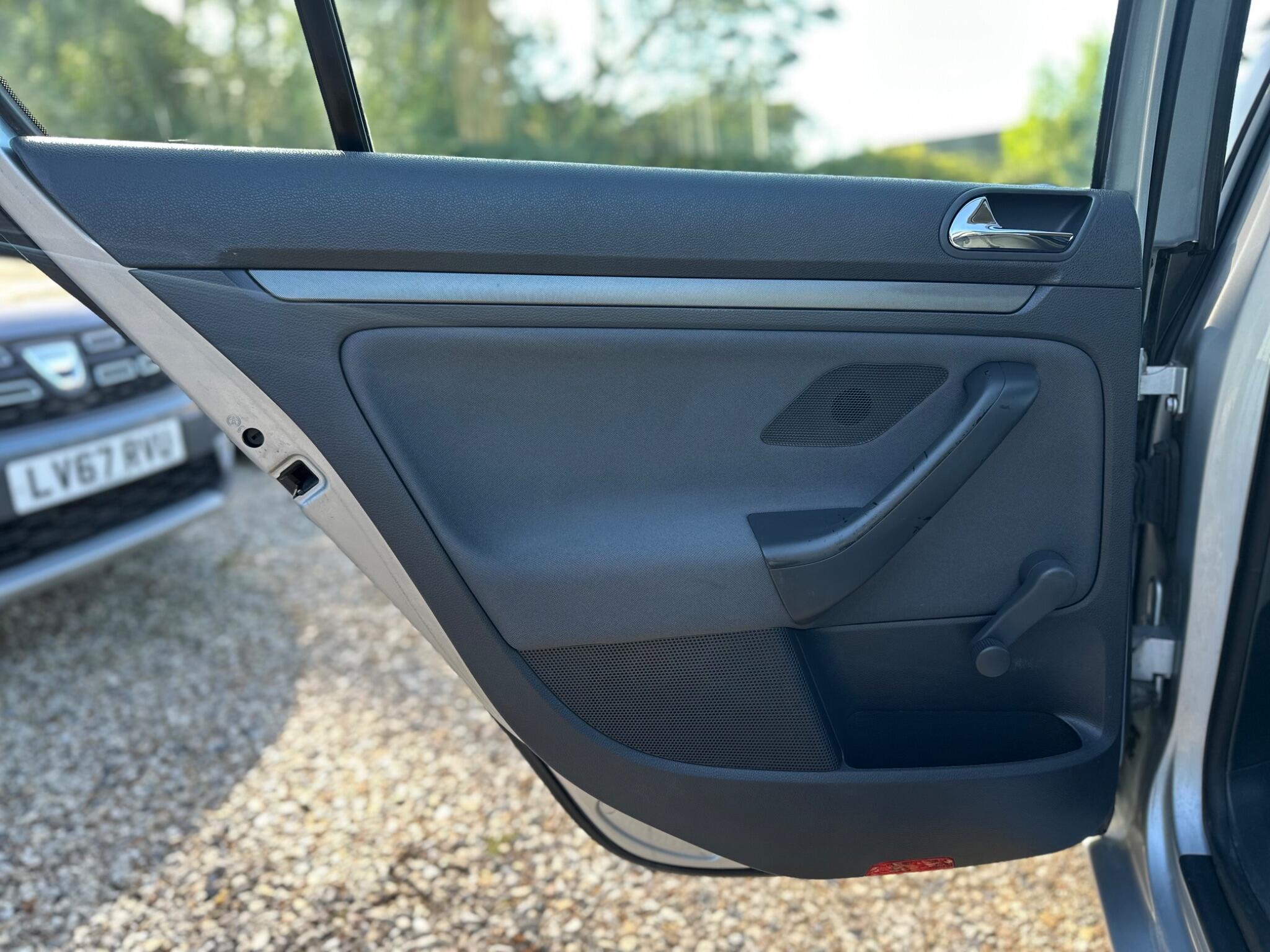Volkswagen Golf view 44