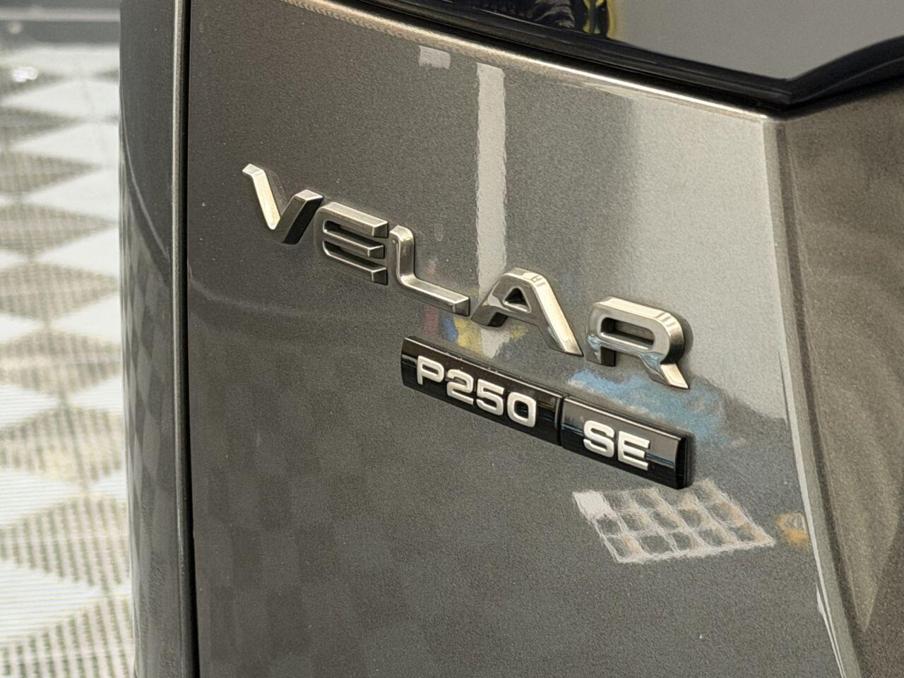 Land Rover Range Rover Velar view 19
