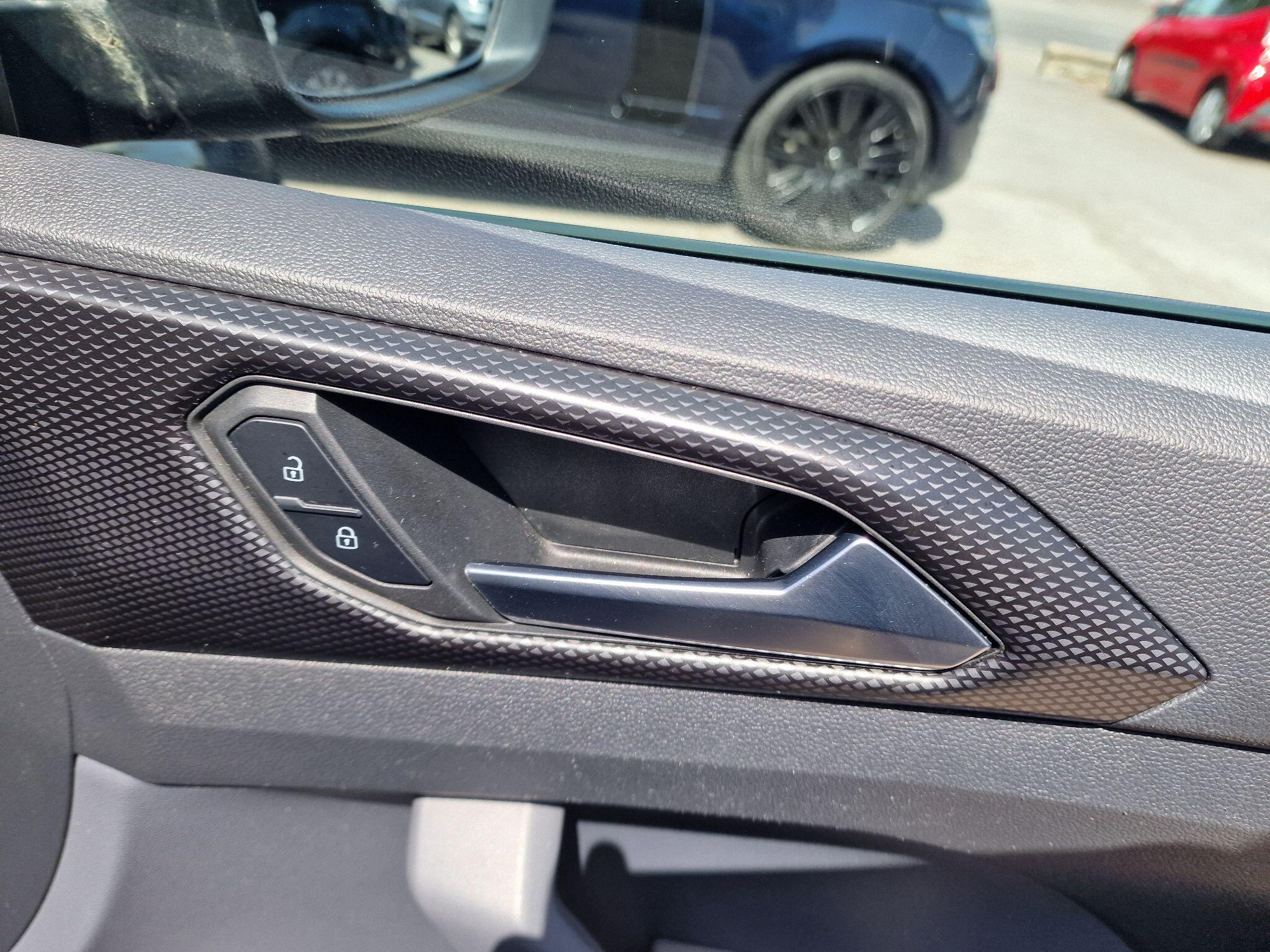 Volkswagen T-Cross view 29