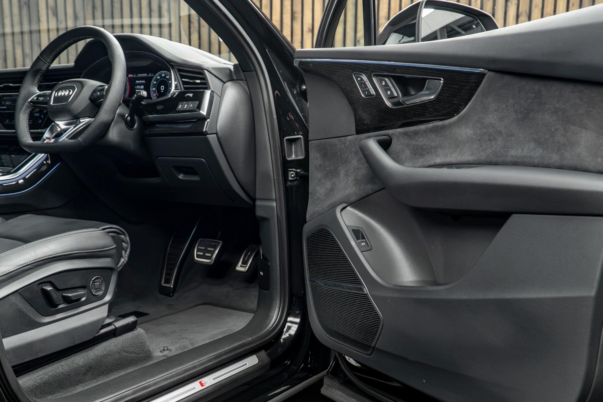 Audi Q7 view 30
