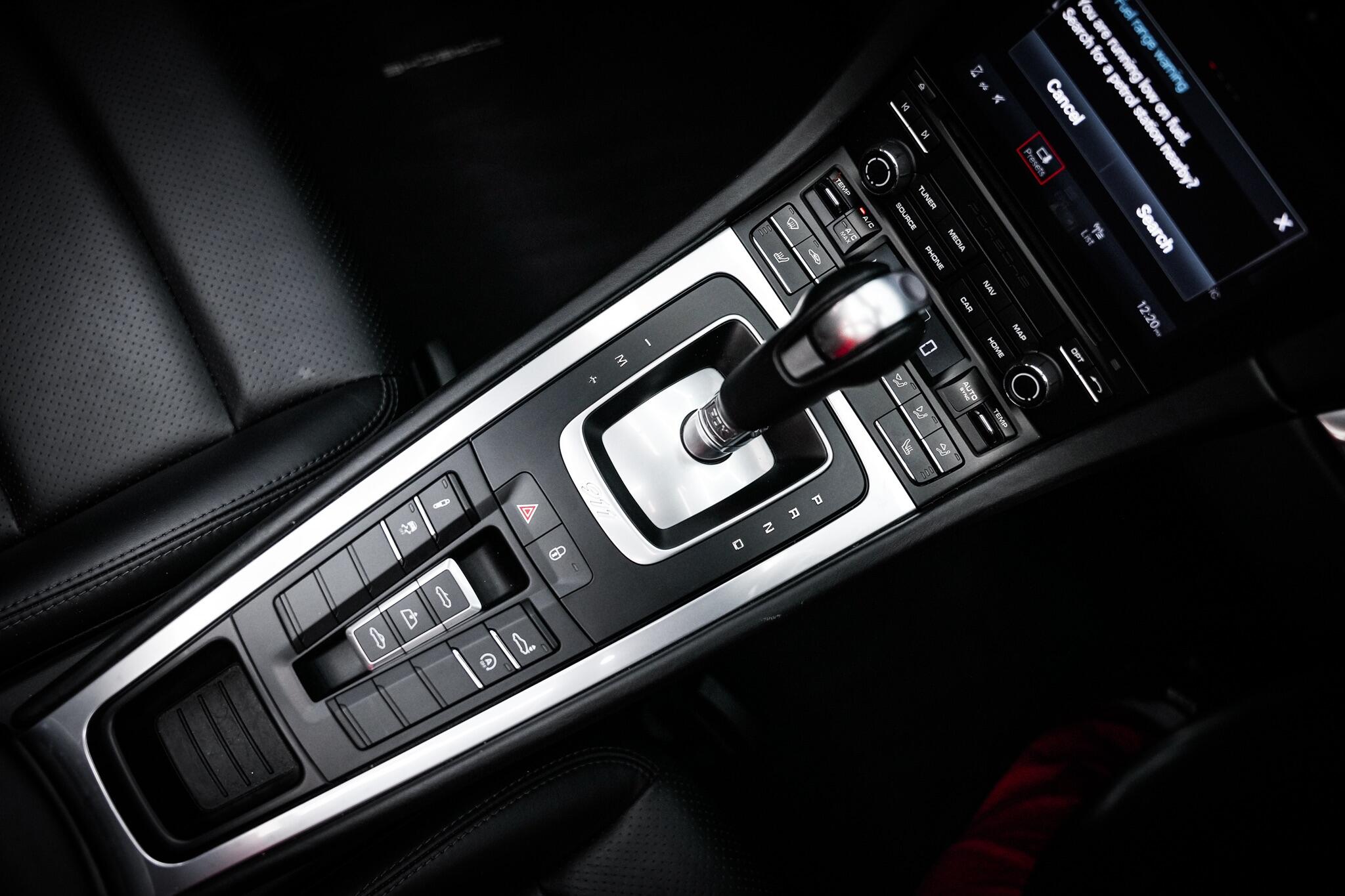 Porsche 911 view 5