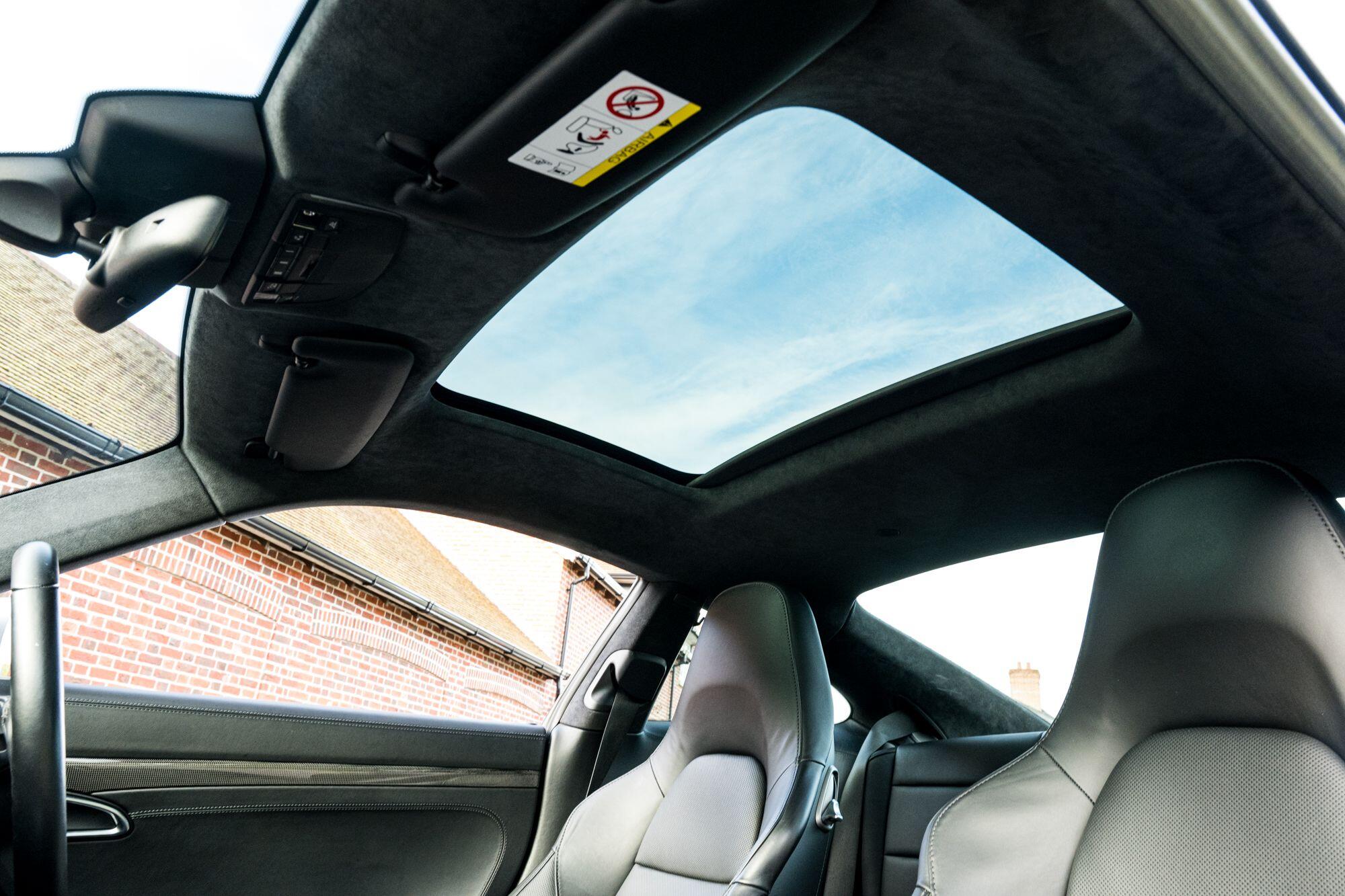 Porsche 911 view 47