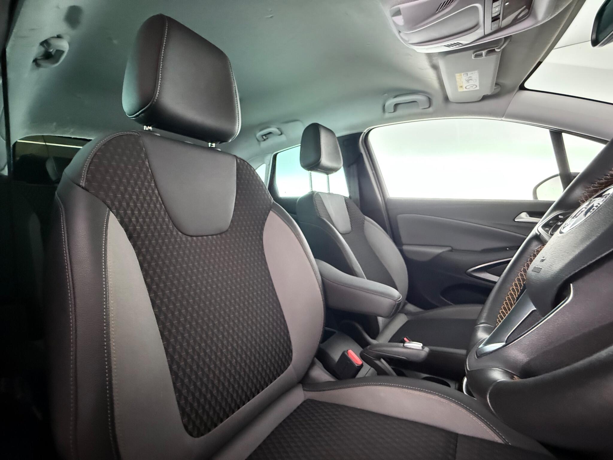Vauxhall Crossland X view 27