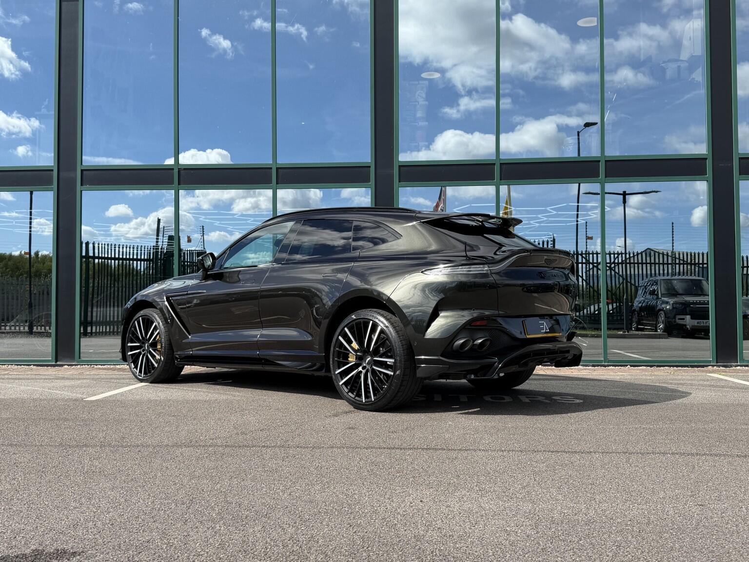 Aston Martin DBX view 35