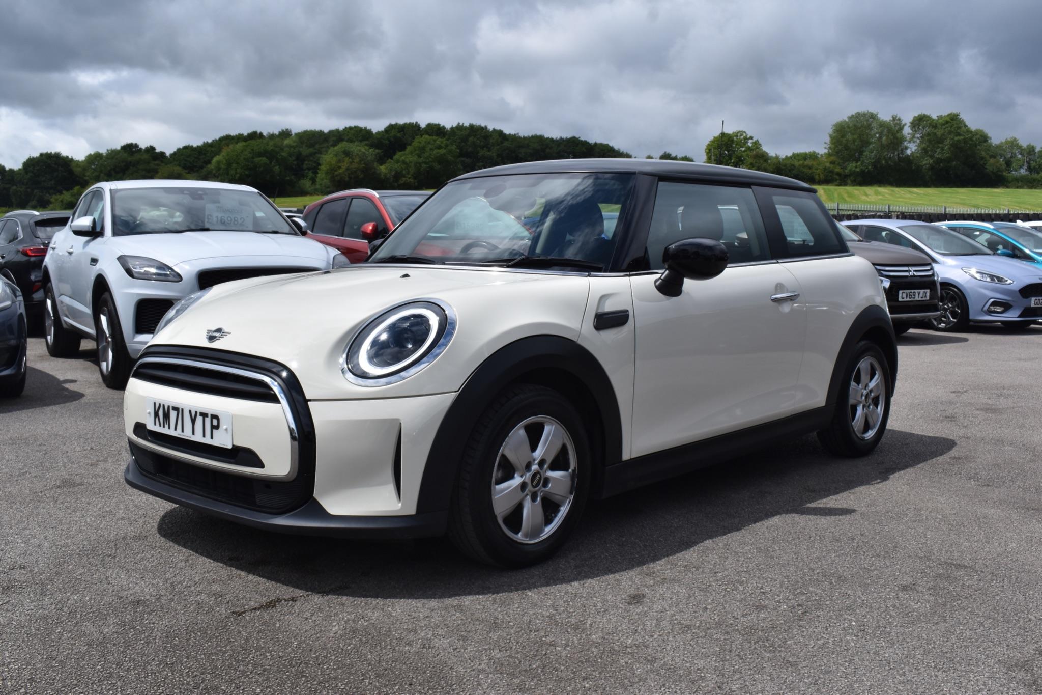 Hatch - 1.5 Cooper Classic Euro 6 (s/s) 3dr - Image 12
