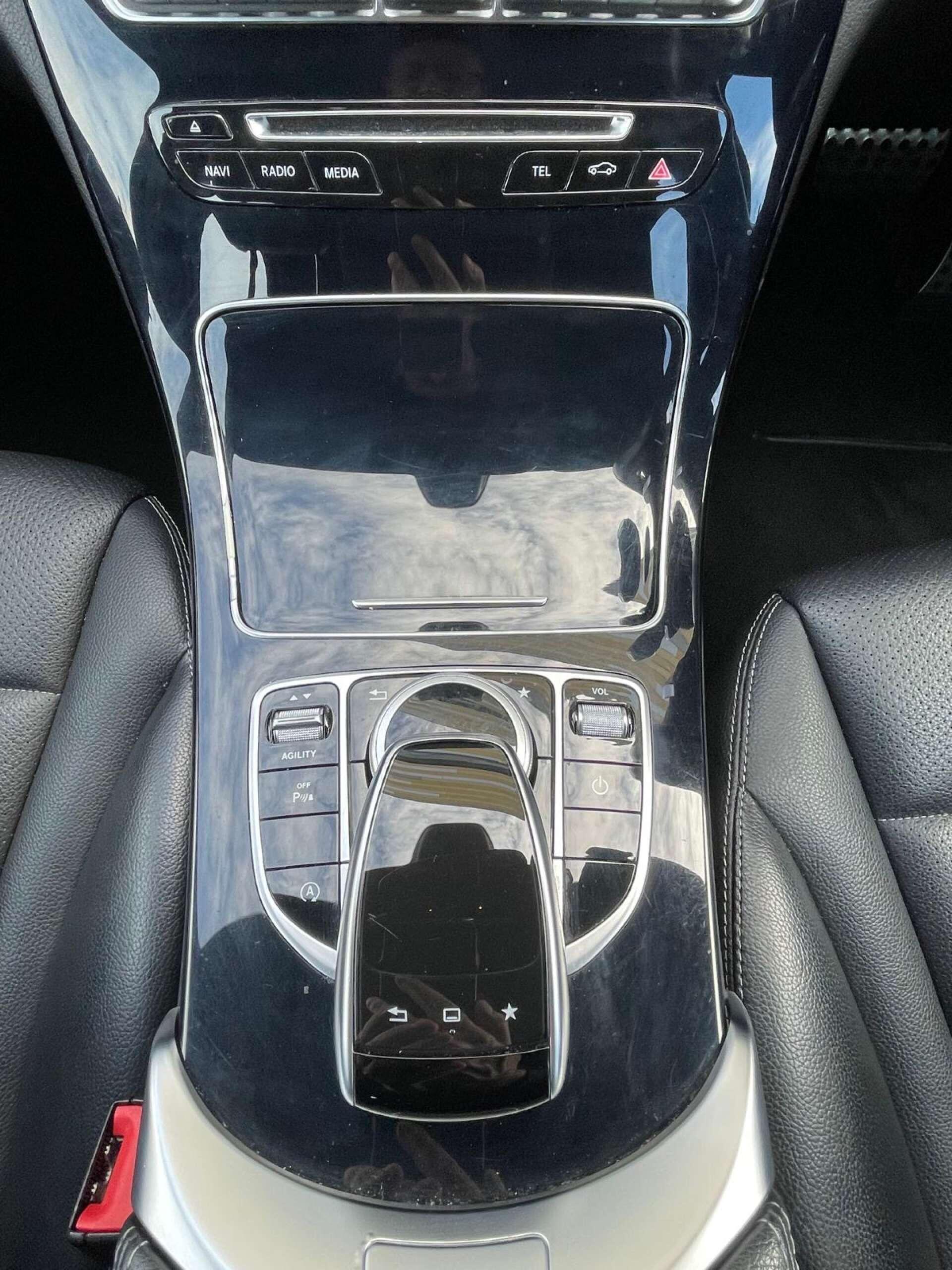Mercedes-Benz C-Class view 13