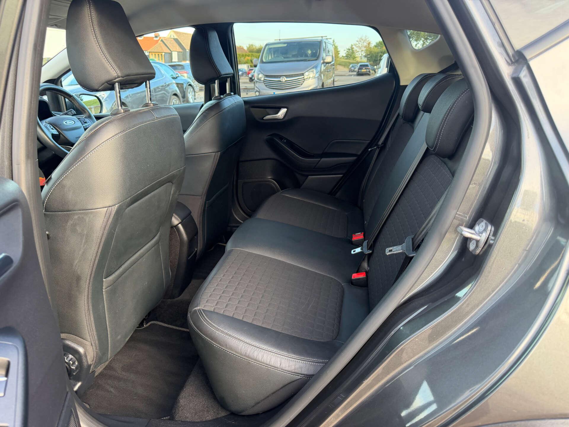 Ford Fiesta view 14