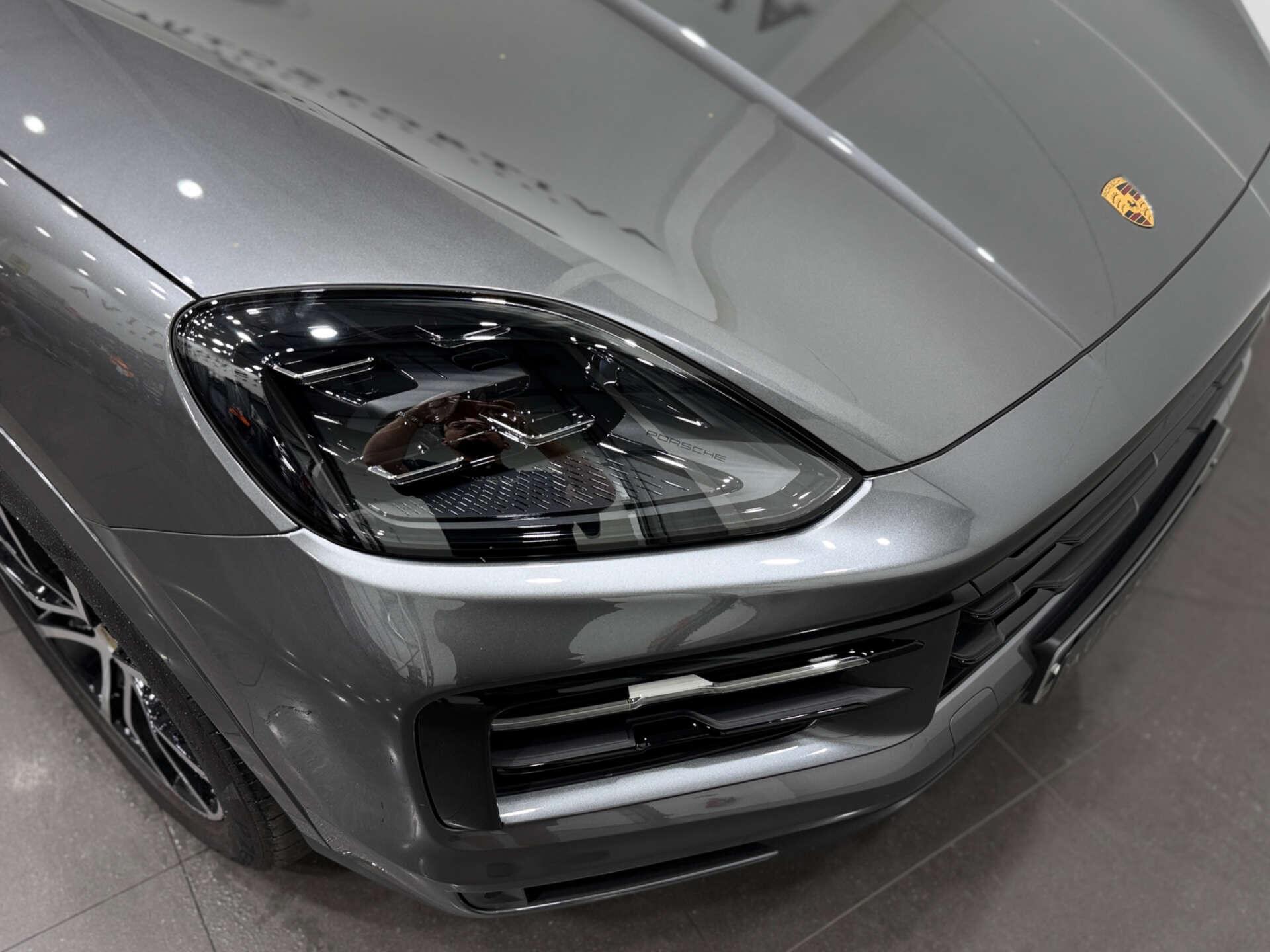 Porsche Cayenne view 32