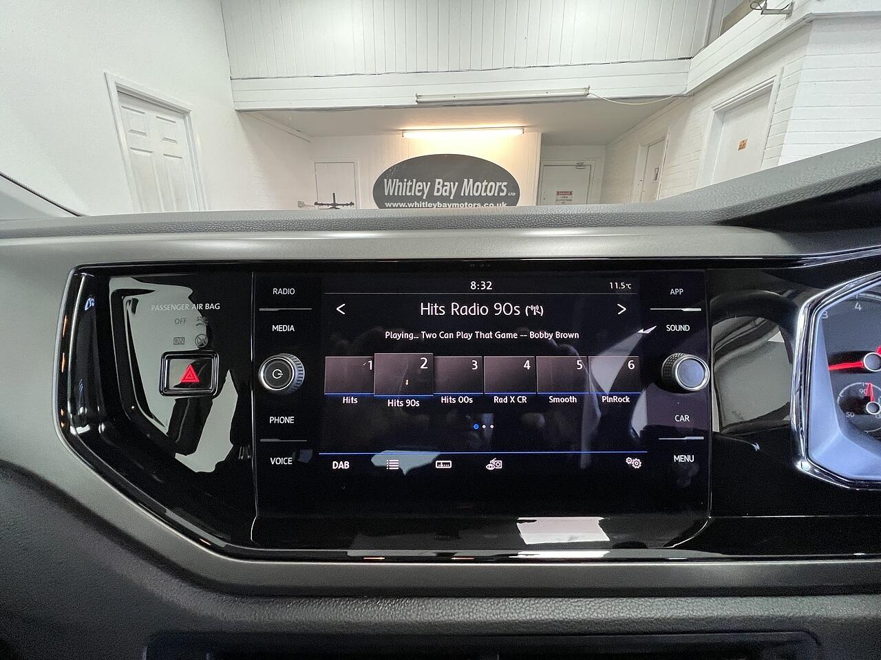 Volkswagen Polo view 10