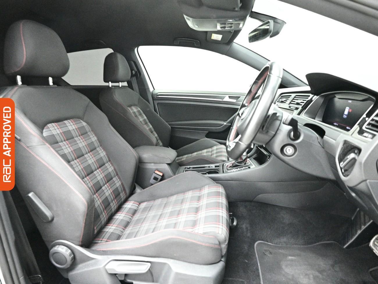 Volkswagen Golf view 12