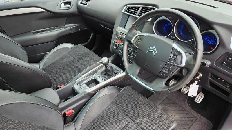 2011 Citroen C4 image 27