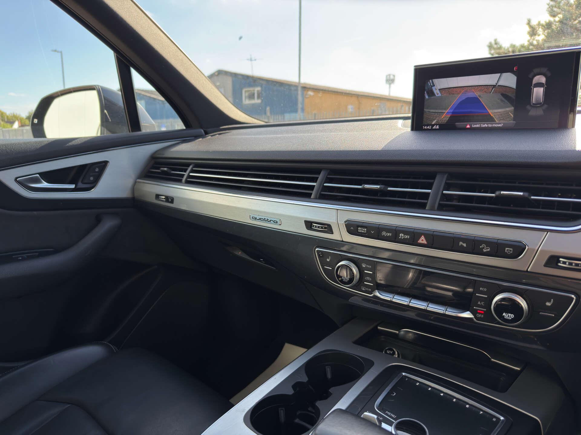 Audi SQ7 view 54