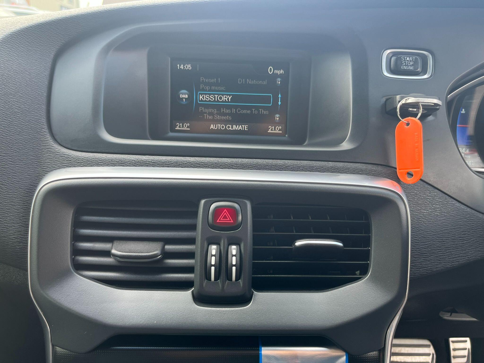 Volvo V40 view 21