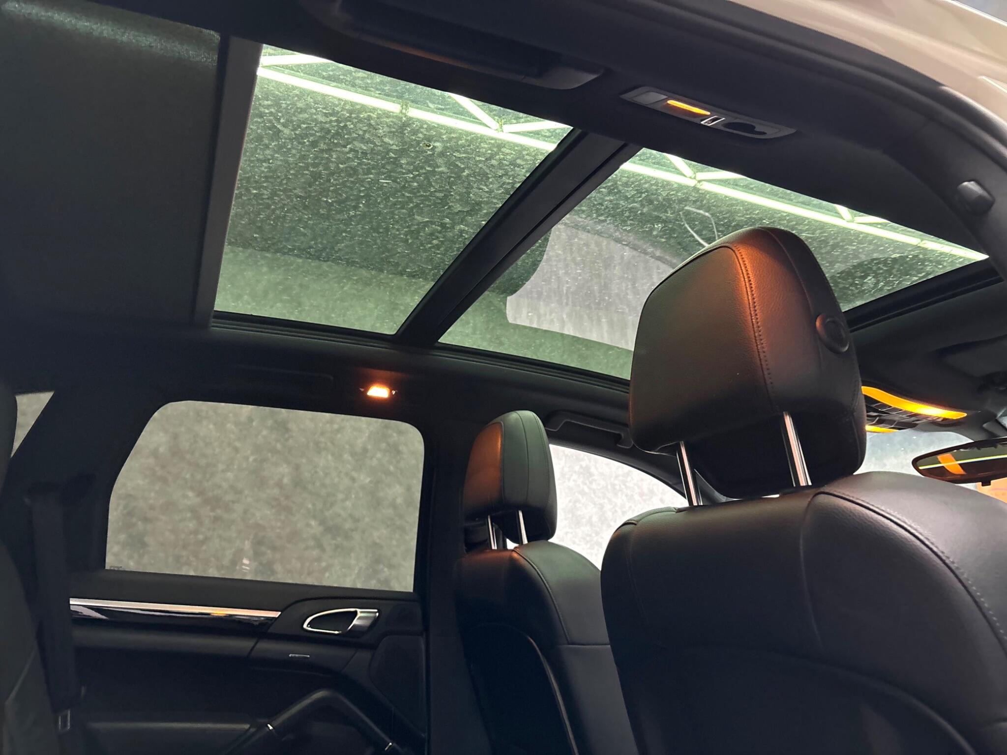 Porsche Cayenne view 17