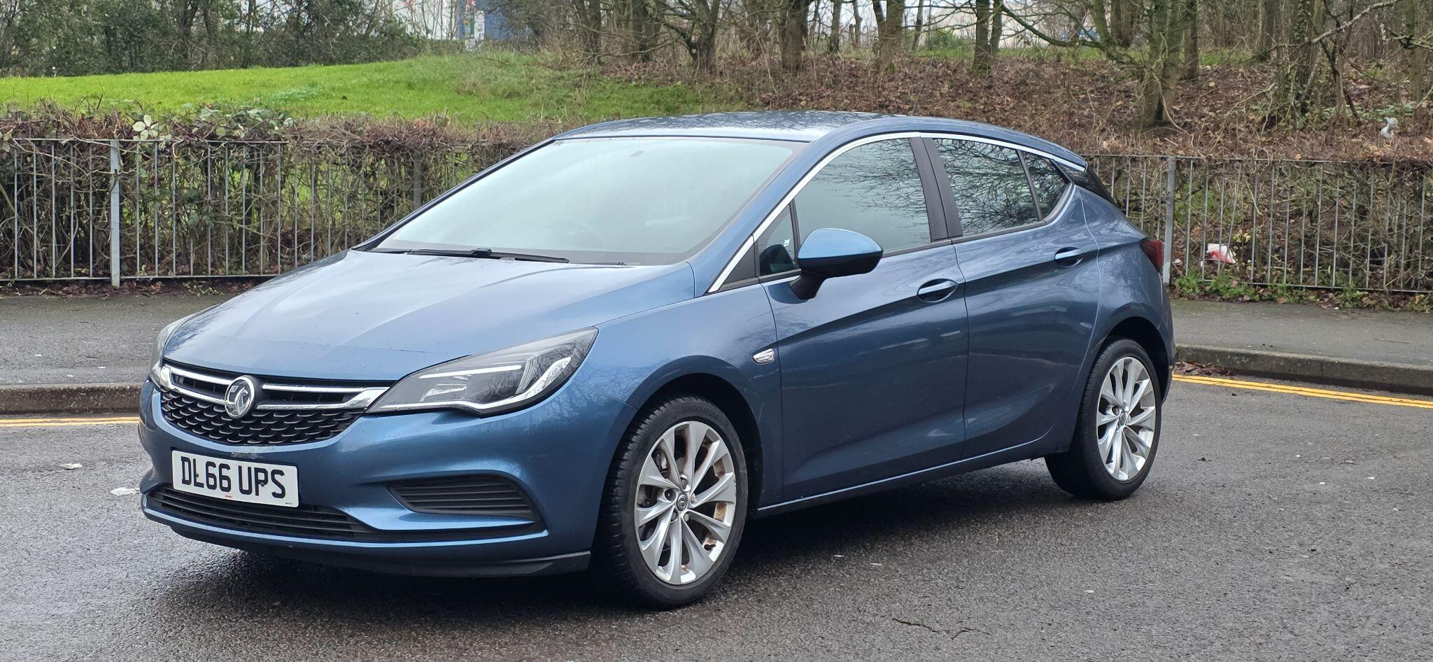 2016 Vauxhall Astra 1.6 CDTi BlueInjection Design Euro 6 (s/s) 5dr • 78,100 miles image 11