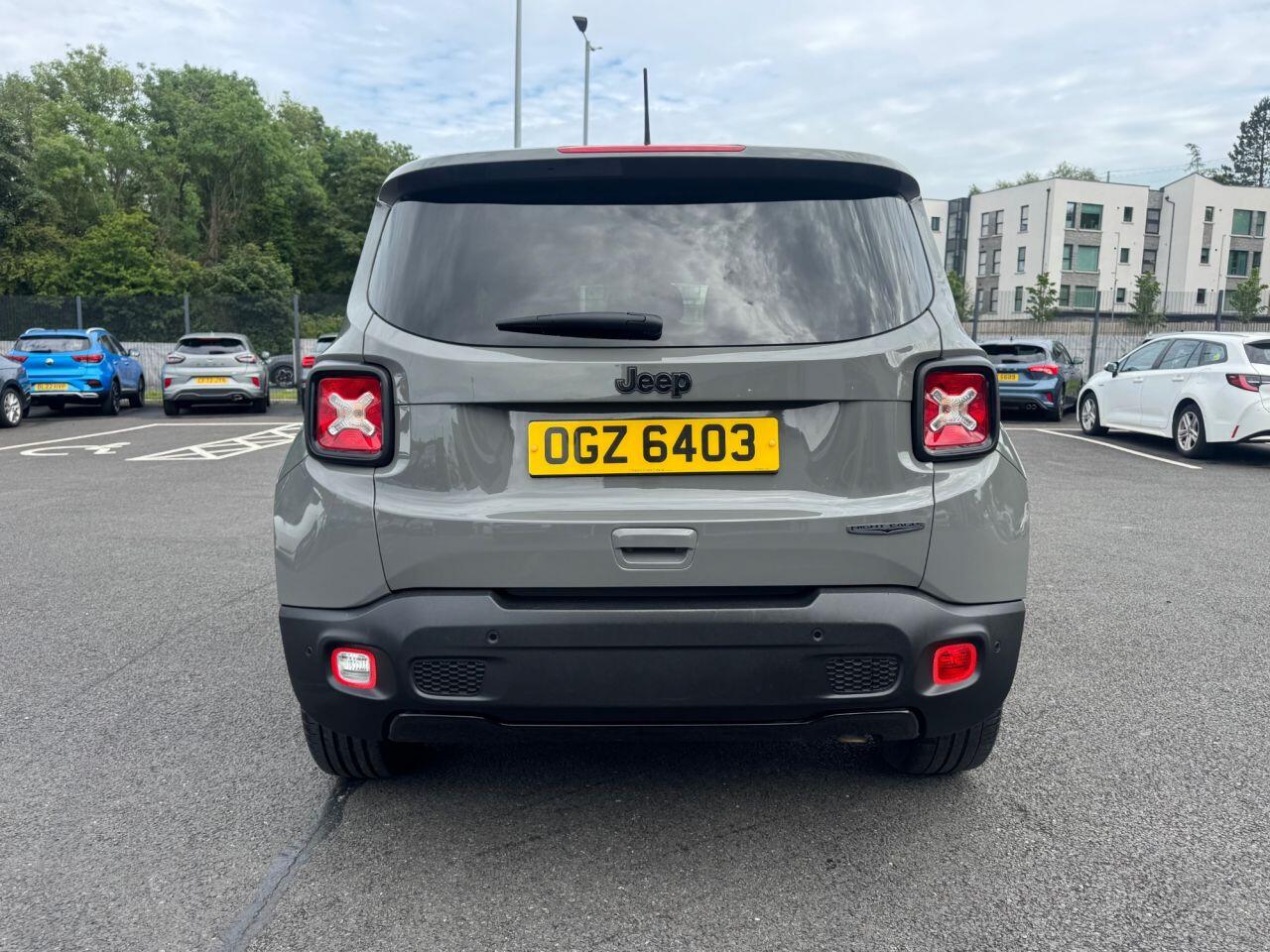 Jeep Renegade view 4