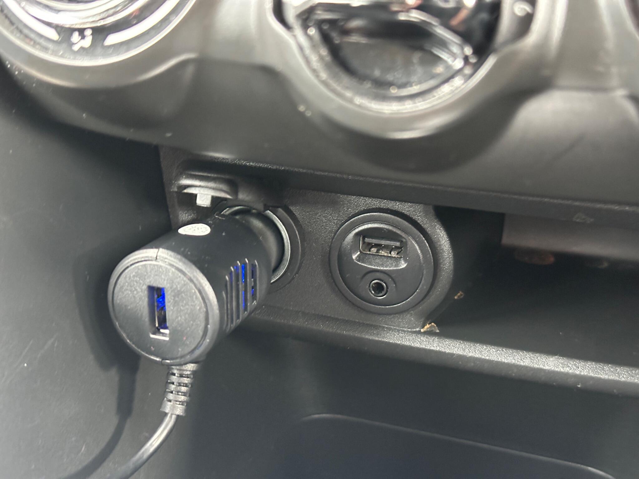 Peugeot 208 view 43