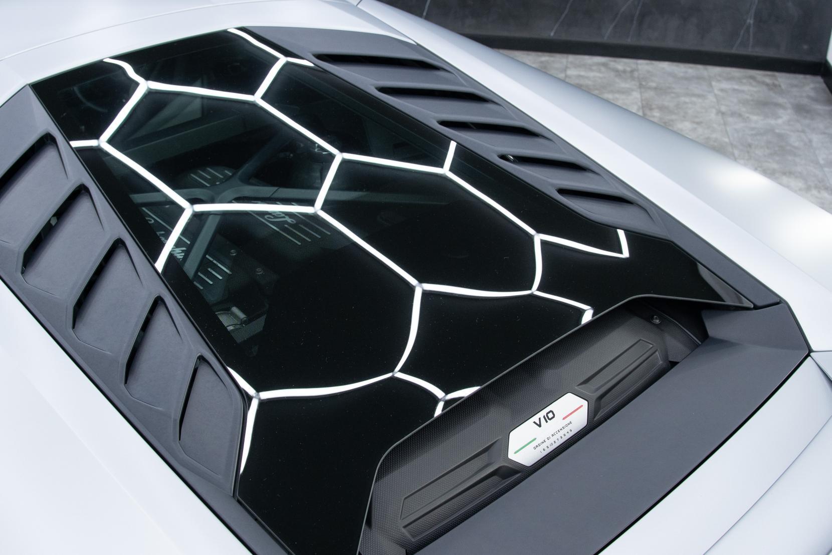 Lamborghini Huracan view 28
