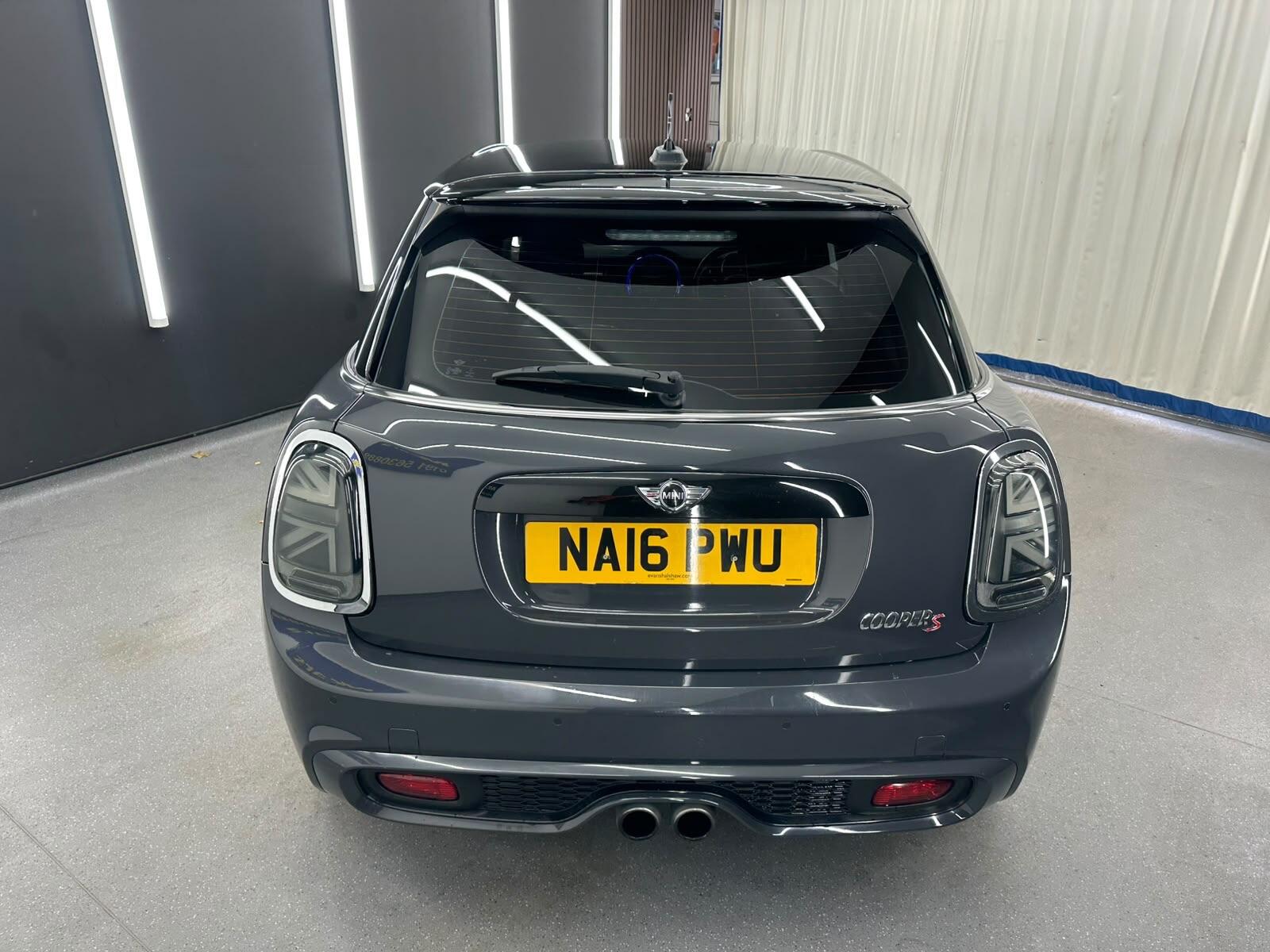 MINI Hatch view 6