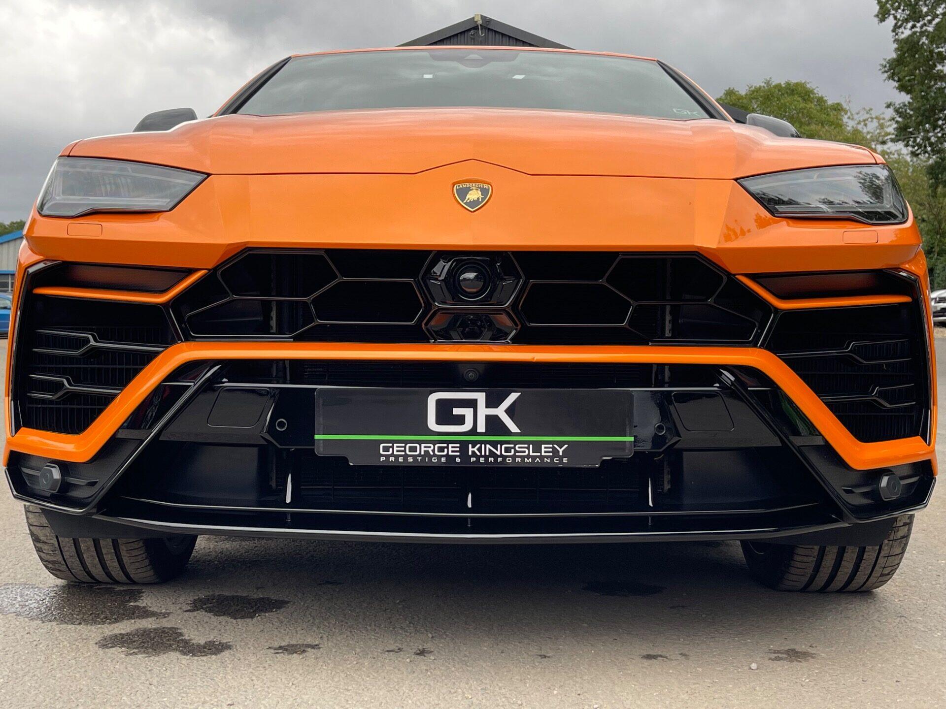 Lamborghini Urus view 88