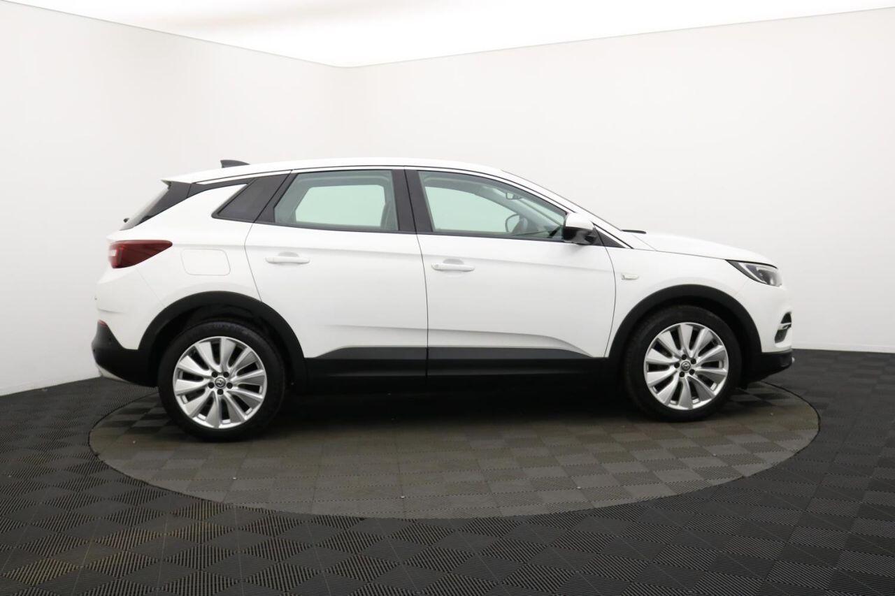 Vauxhall Grandland X view 2