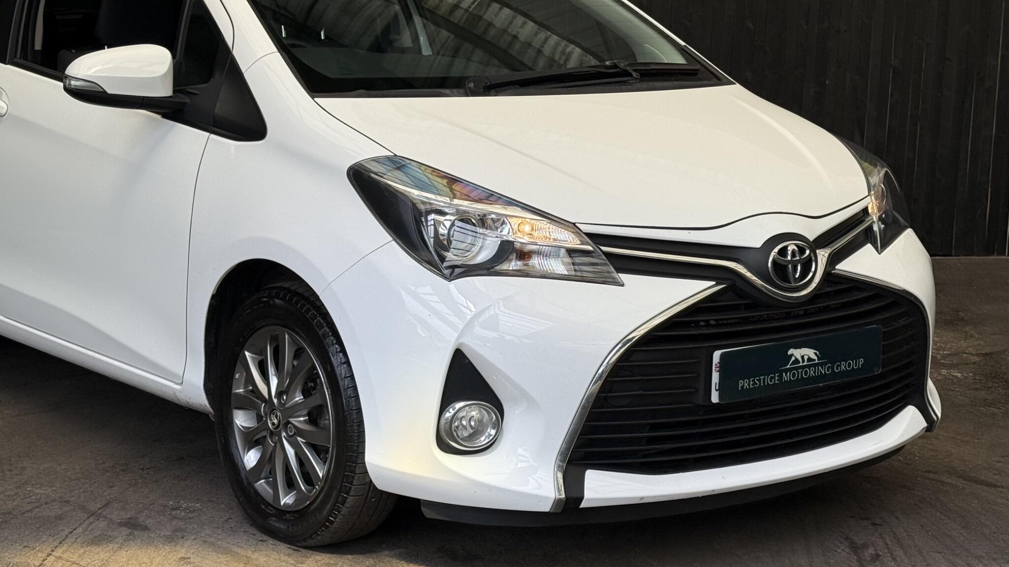 Toyota Yaris view 4
