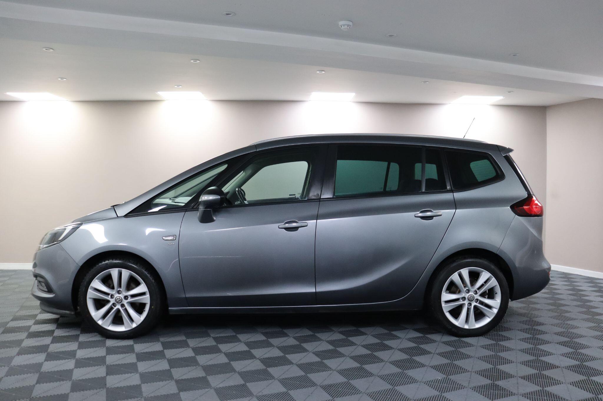 Vauxhall Zafira Tourer view 18