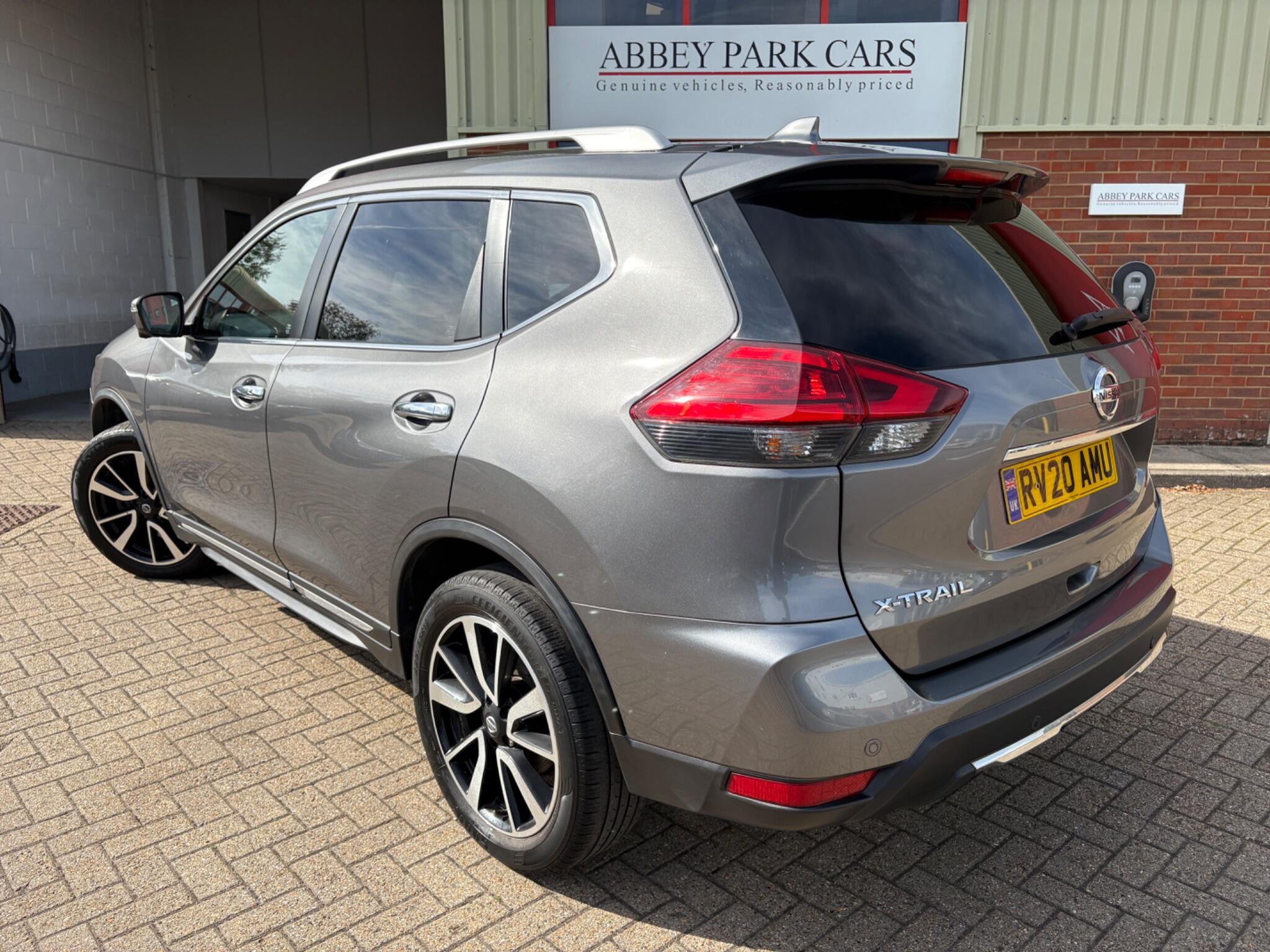 Nissan X-Trail view 5