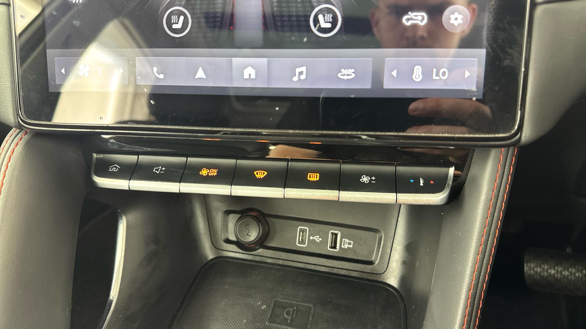 MG MG ZS view 34