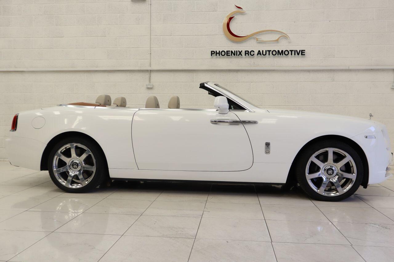 Rolls-Royce Dawn view 5
