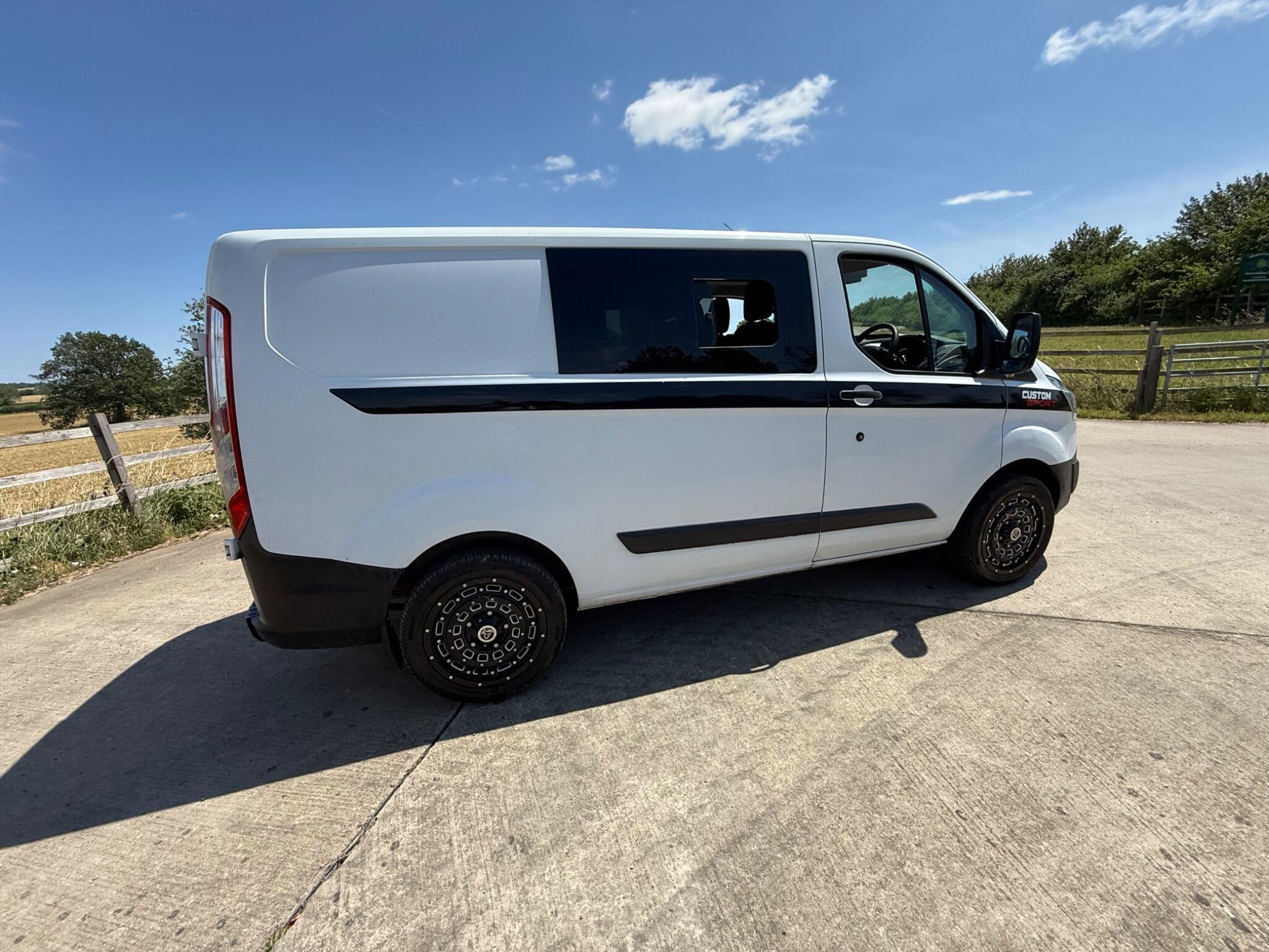 Ford Transit Custom 2.0 TDCi 290 L1 H1 5dr — photo 41 of 84