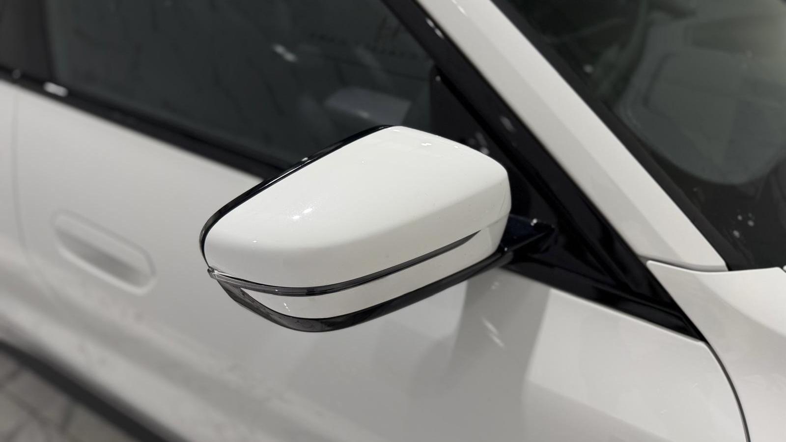 BMW I4 view 50