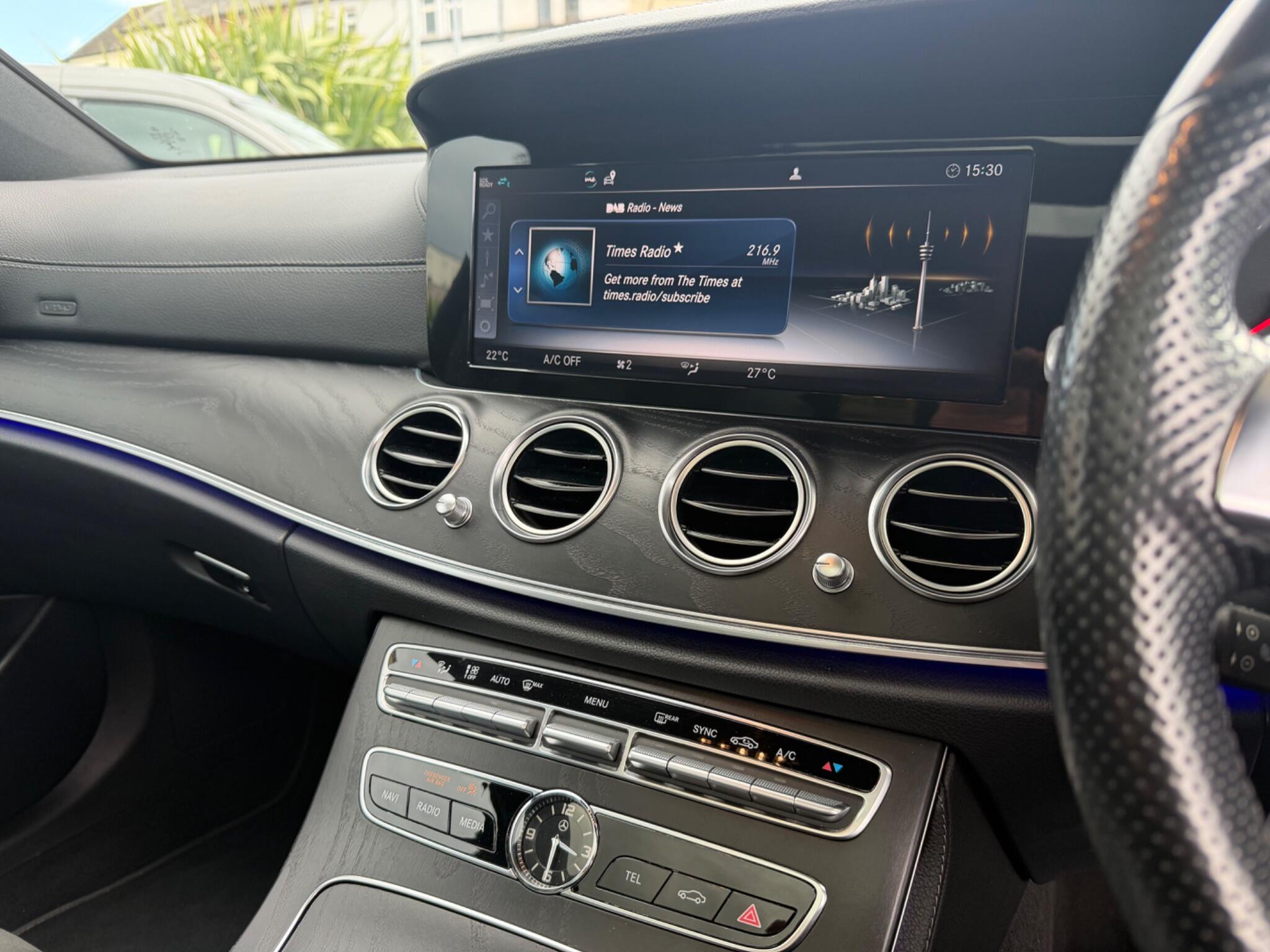 Mercedes-Benz E Class view 19