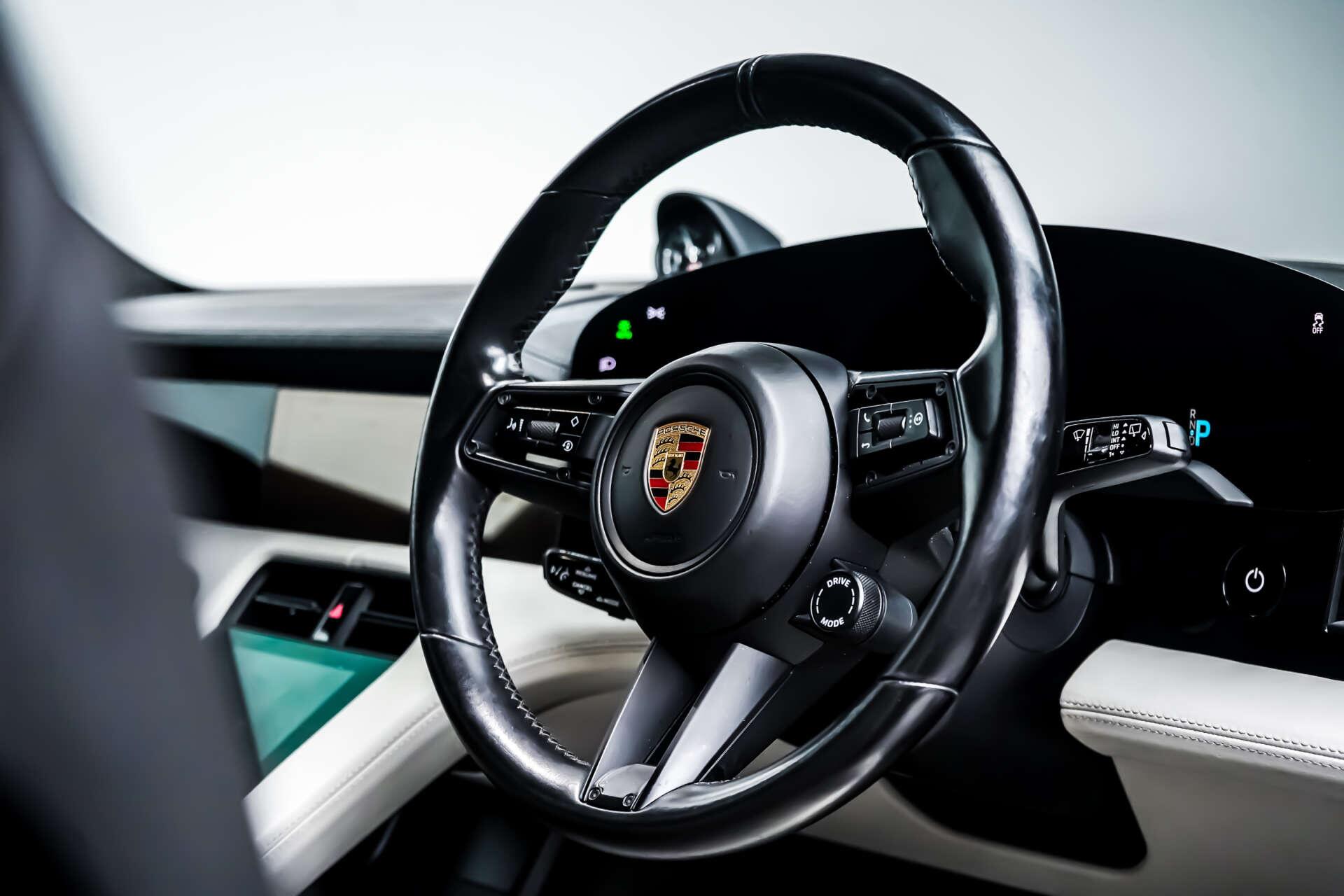 Porsche Taycan view 18