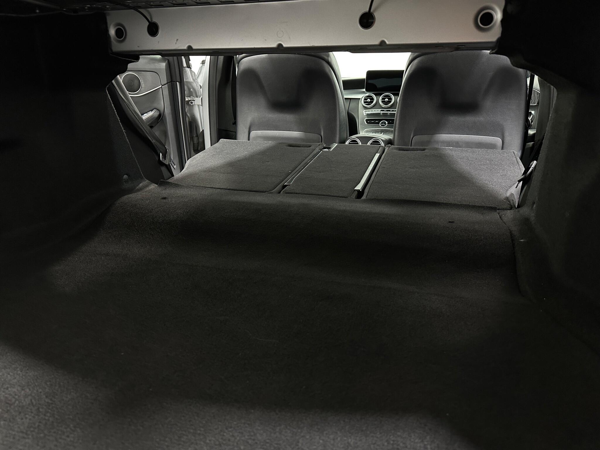 Mercedes-Benz C-Class view 47